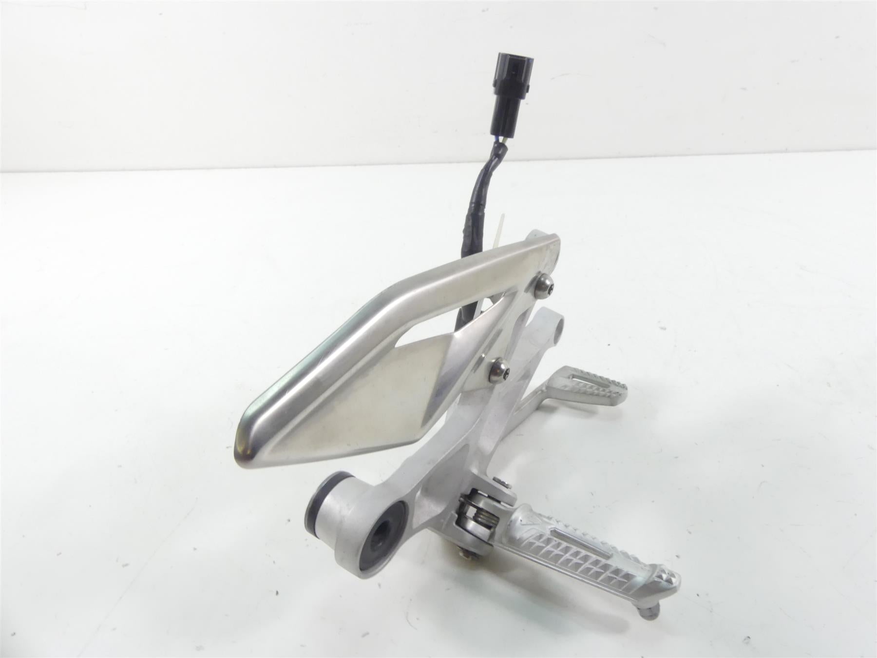 2018 Triumph Street Triple 765RS Right Rider Footpeg & Brake Pedal T2081464 {{ shop.shopifyCountryName }} - Mototech271