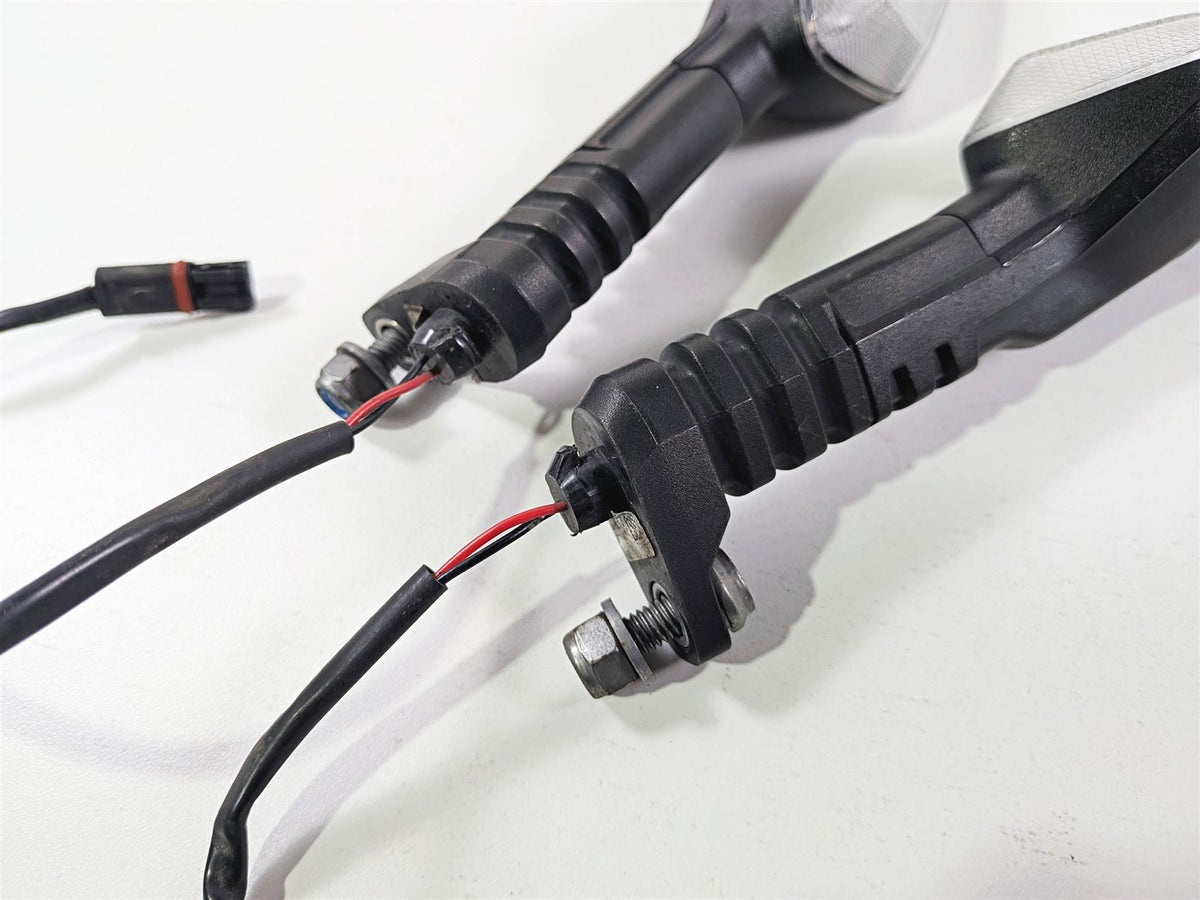 2023 BMW R nineT Scrambler K23 Rear Turn Singal Blinker Set 63138557204 {{ shop.shopifyCountryName }} - Mototech271