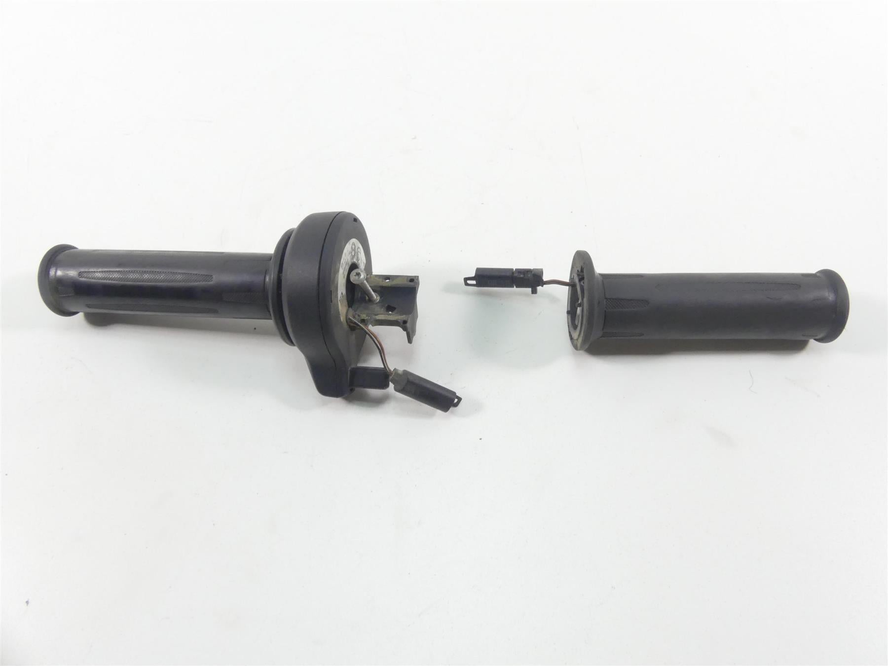 2019 BMW R1250GS K50 Left Right Heated Hand Grip Set 61318552118 61318549455 {{ shop.shopifyCountryName }} - Mototech271