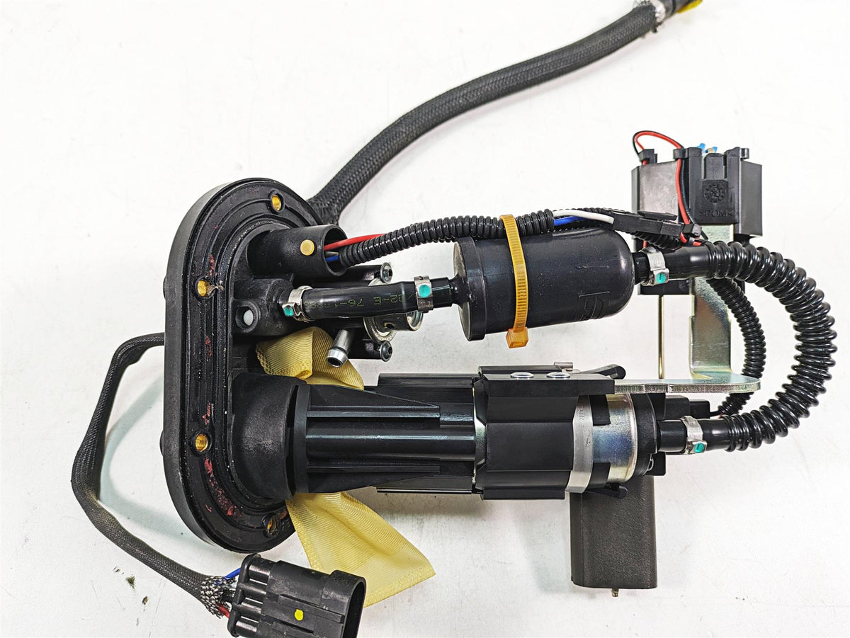 2021 Aprilia RS660 Fuel Gas Petrol Pump + Sending Unit 5k Only - Tested 2D000547 {{ shop.shopifyCountryName }} - Mototech271