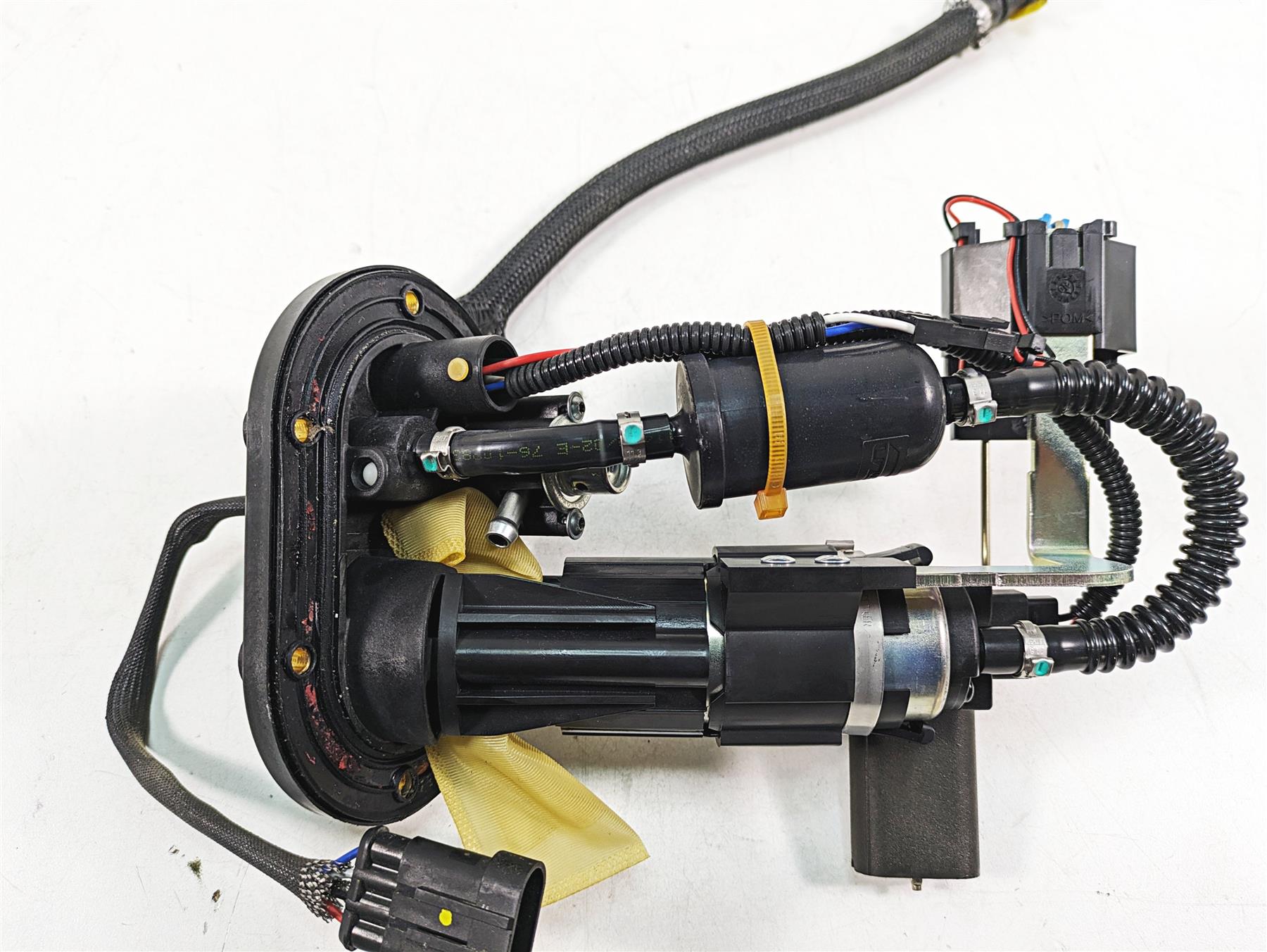 2021 Aprilia RS660 Fuel Gas Petrol Pump + Sending Unit 5k Only - Tested 2D000547 {{ shop.shopifyCountryName }} - Mototech271