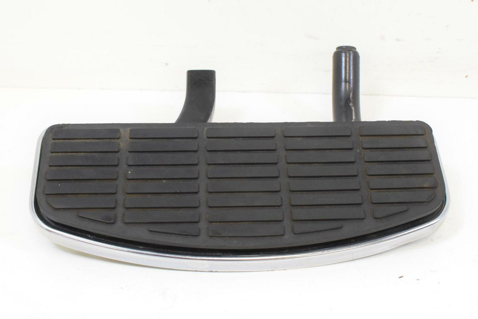94 Harley Touring FLHTCU Electra Glide Right Rider Floor Board Panel Foot Rest {{ shop.shopifyCountryName }} - Mototech271