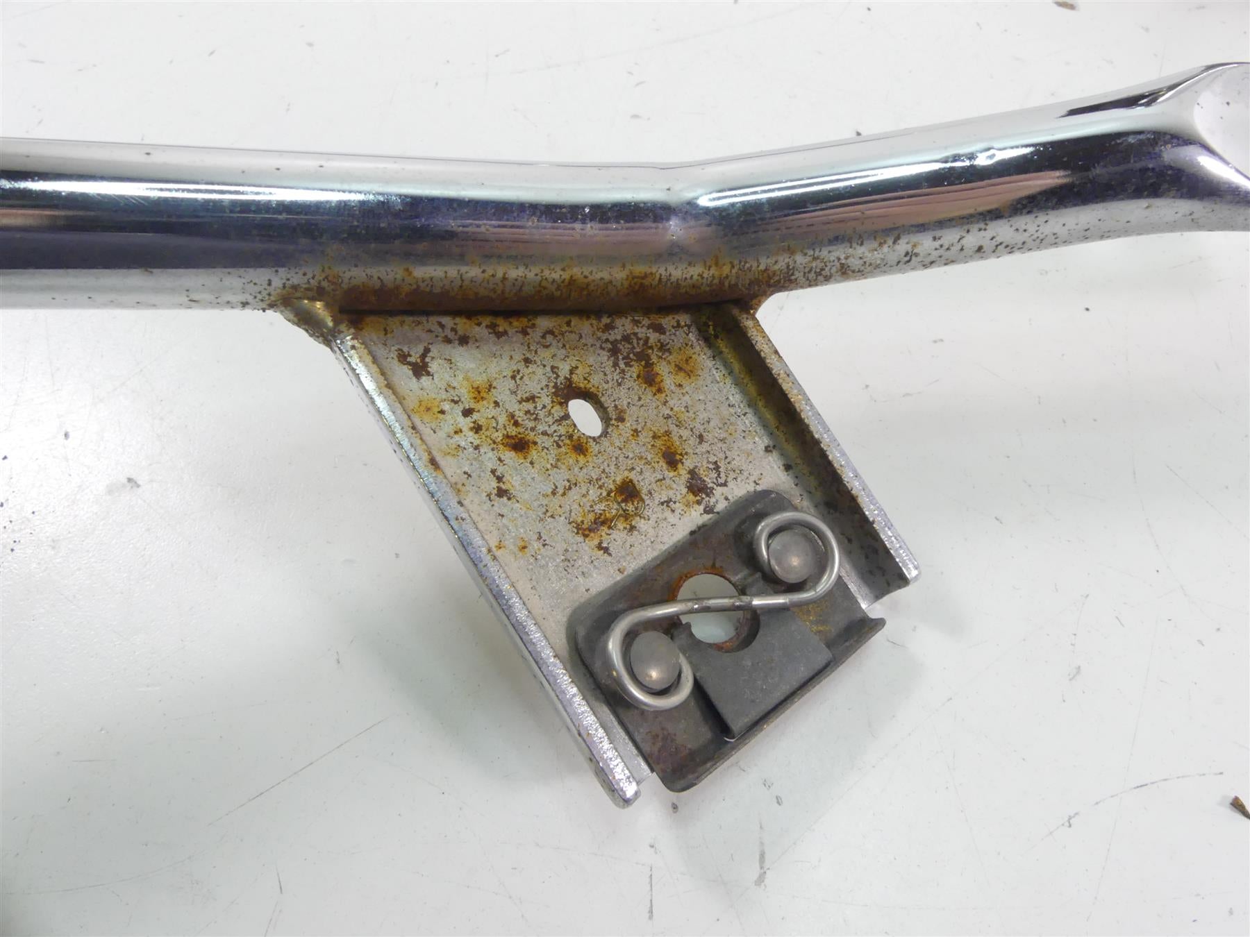 2011 Harley Touring FLTRX Road Glide Saddlebag Mount Guard Rail Set 49206-09 {{ shop.shopifyCountryName }} - Mototech271