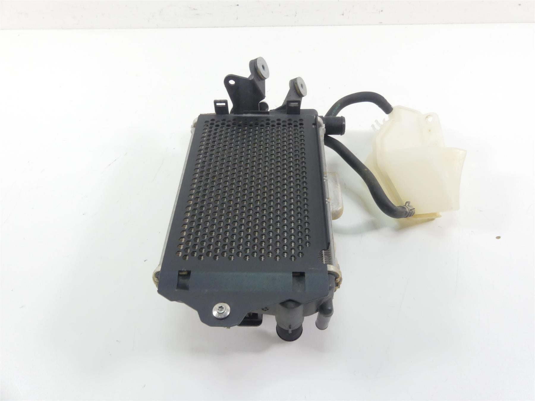 2013 BMW R1200GS GSW K50 Radiator Fan Reservoir Hoses + Covers Set 17118546416 {{ shop.shopifyCountryName }} - Mototech271