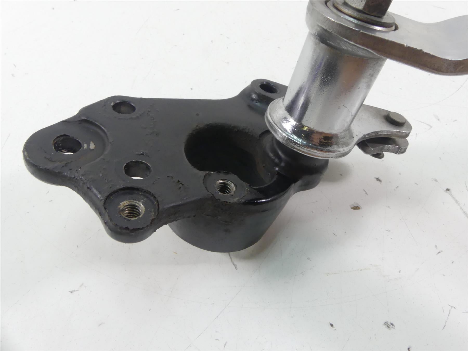 2013 Harley Touring FLHX Street Glide Rear Brake Lever Pedal Ped +Mount 42407-08 {{ shop.shopifyCountryName }} - Mototech271