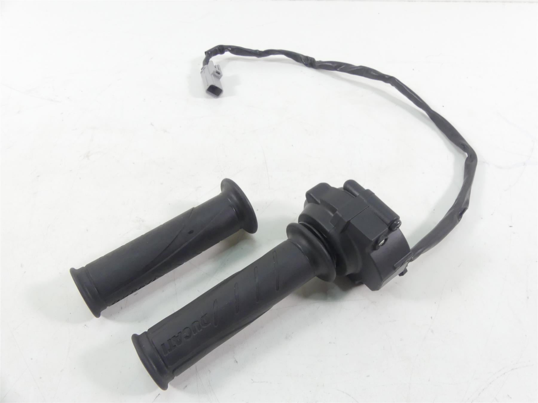 2020 Ducati Panigale V2 Ride Fly By Wire Throttle Sensor Grip Set 66020102B | Mototech271