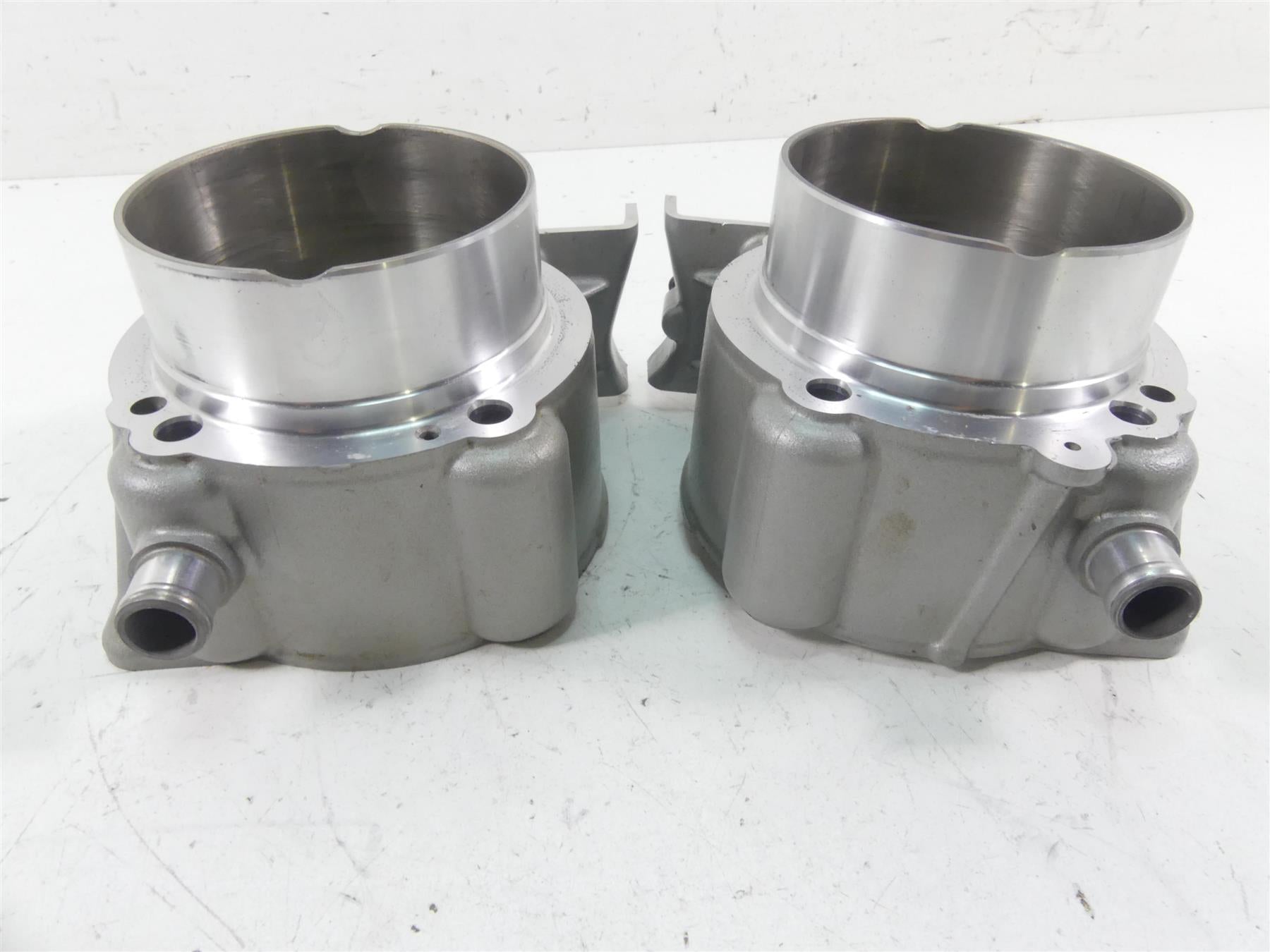 2020 Ducati Multistrada 1260 Enduro Cylinder Jug Piston Set 12022871BG 12022881B {{ shop.shopifyCountryName }} - Mototech271