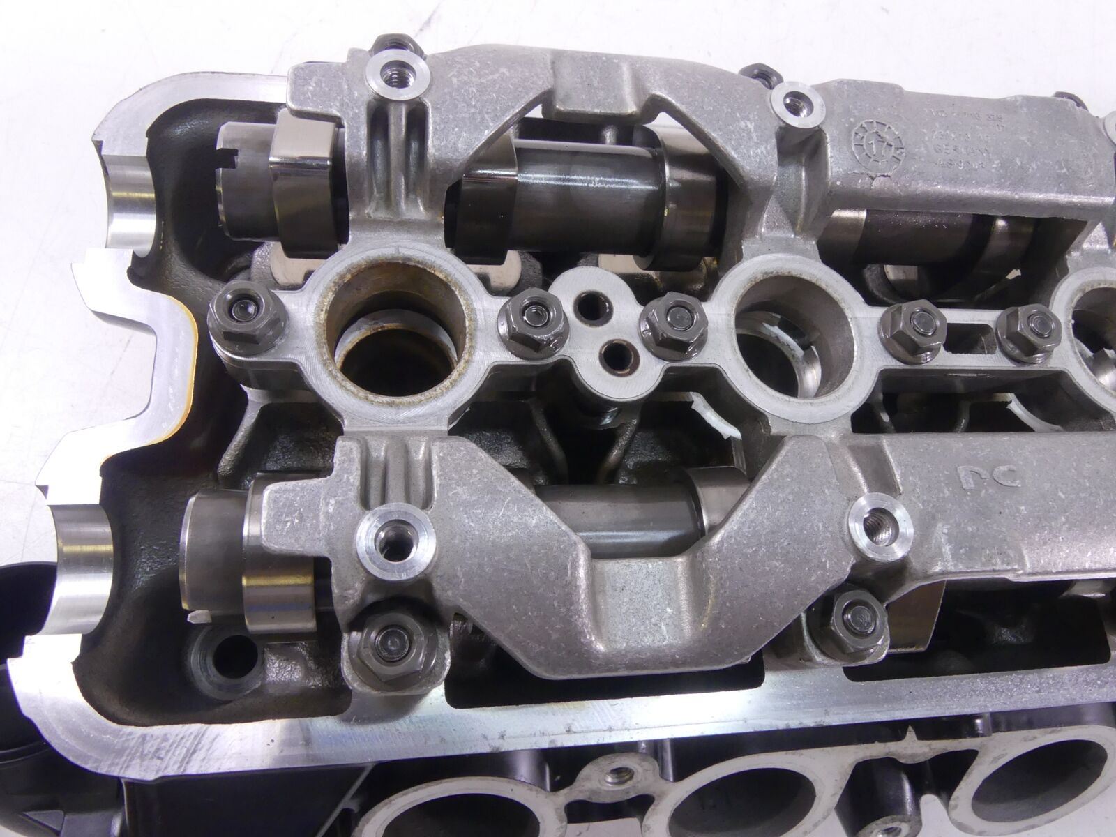 2018 BMW K1600 Bagger Cylinderhead Cylinder Head Valve Housing 11118564042 {{ shop.shopifyCountryName }} - Mototech271