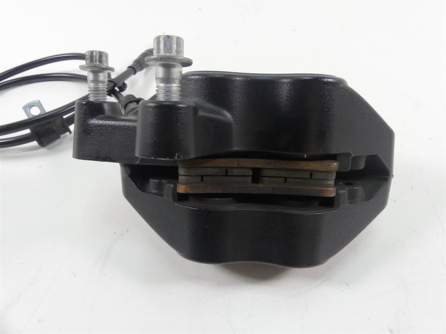 2022 Harley Softail FXBBS Street Bob Front Brake Caliper + Line 41300095 {{ shop.shopifyCountryName }} - Mototech271