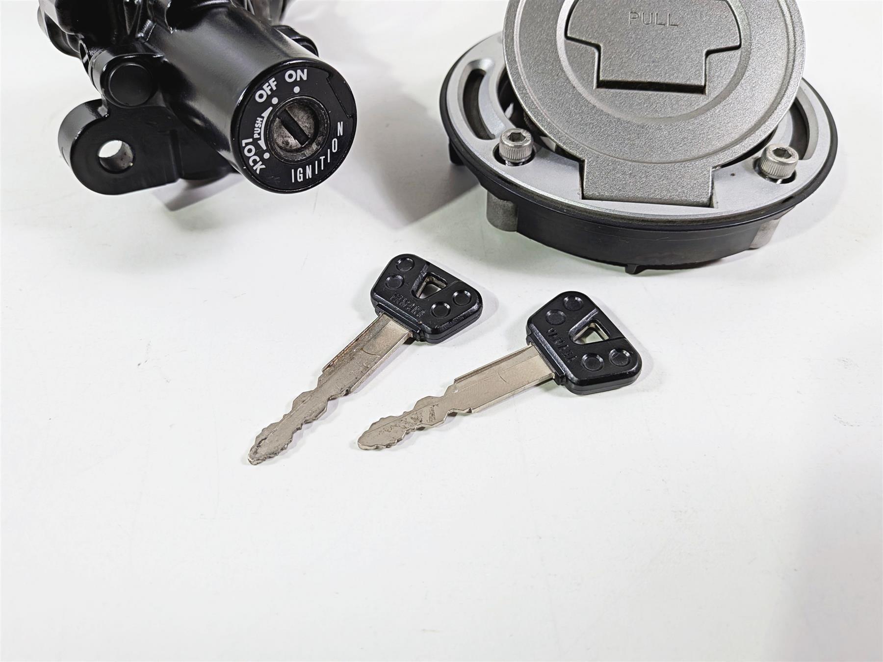 2024 Yamaha YZF R1 RN65 Ignition Switch Key Lock Set B3L-82501-11-00 {{ shop.shopifyCountryName }} - Mototech271