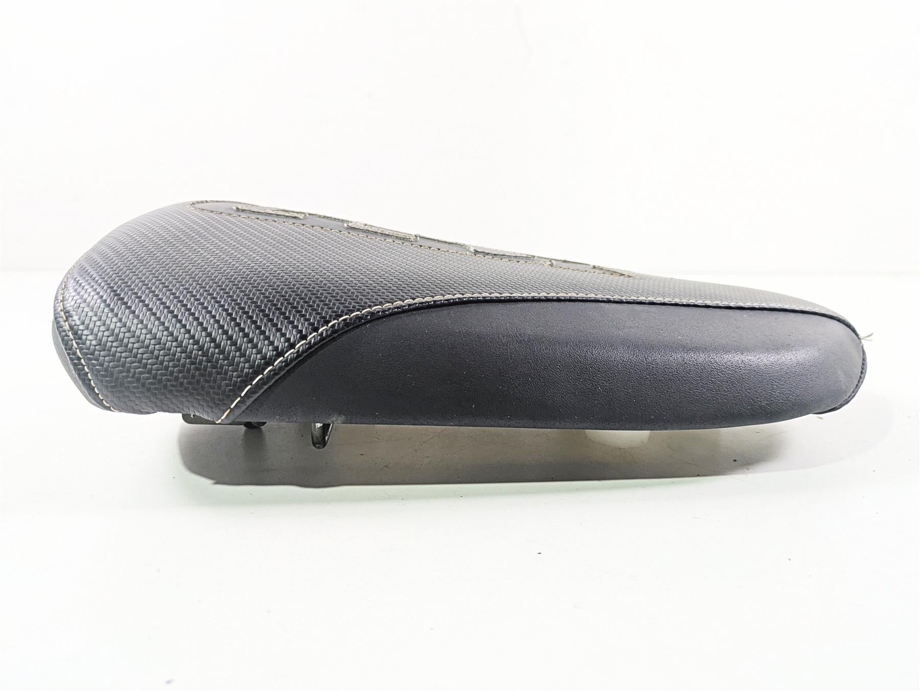 2006 Suzuki GSXR1000 K6 Front Rear Seat Saddle 45100-41G02-6BY 45300-41G00-6BY {{ shop.shopifyCountryName }} - Mototech271