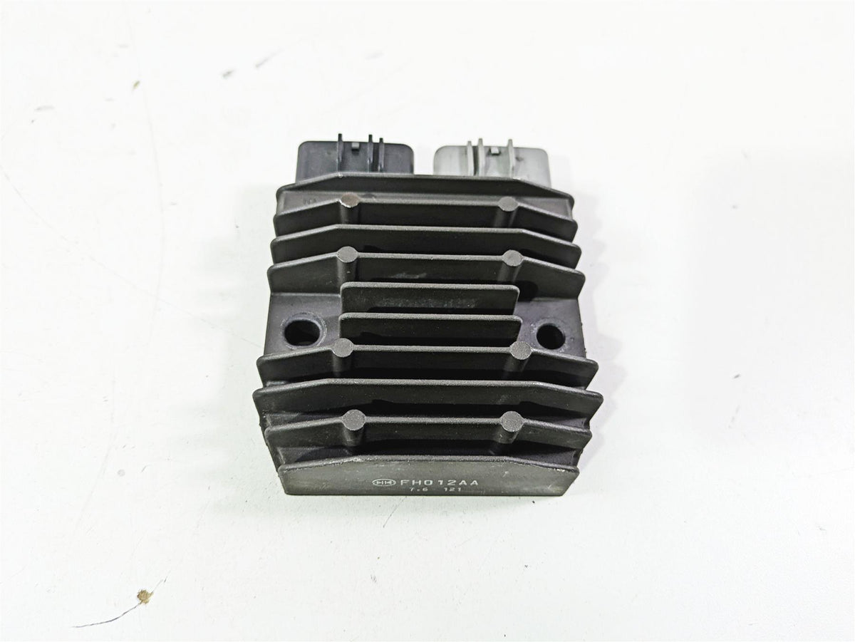 2008 Yamaha XVS1300 V-Star Tourer Rectifier Voltage Regulator 1D7-81960-01-00 {{ shop.shopifyCountryName }} - Mototech271