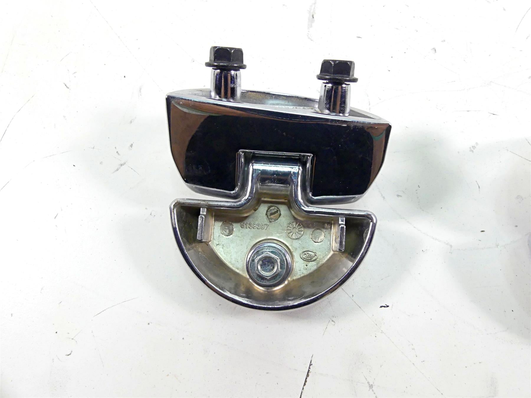 2019 Indian Chieftain Classic Left Saddlebag Latch Hinge Set 5138397 5138399 {{ shop.shopifyCountryName }} - Mototech271