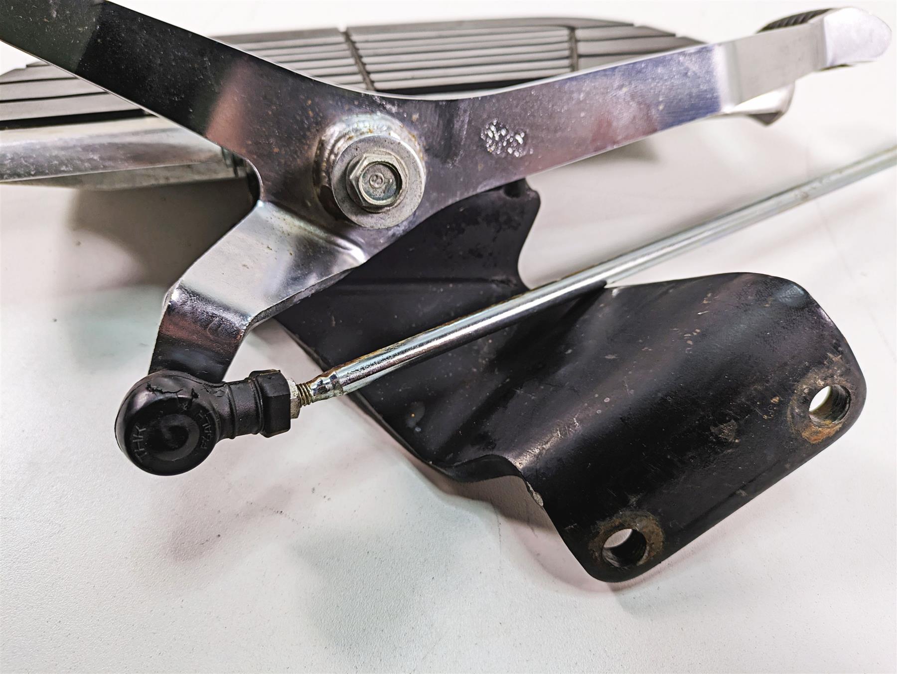 2006 Honda V-Twin VTX1300 R Left Front Floor Board & Shifter Parts 50625-MEA-670 {{ shop.shopifyCountryName }} - Mototech271