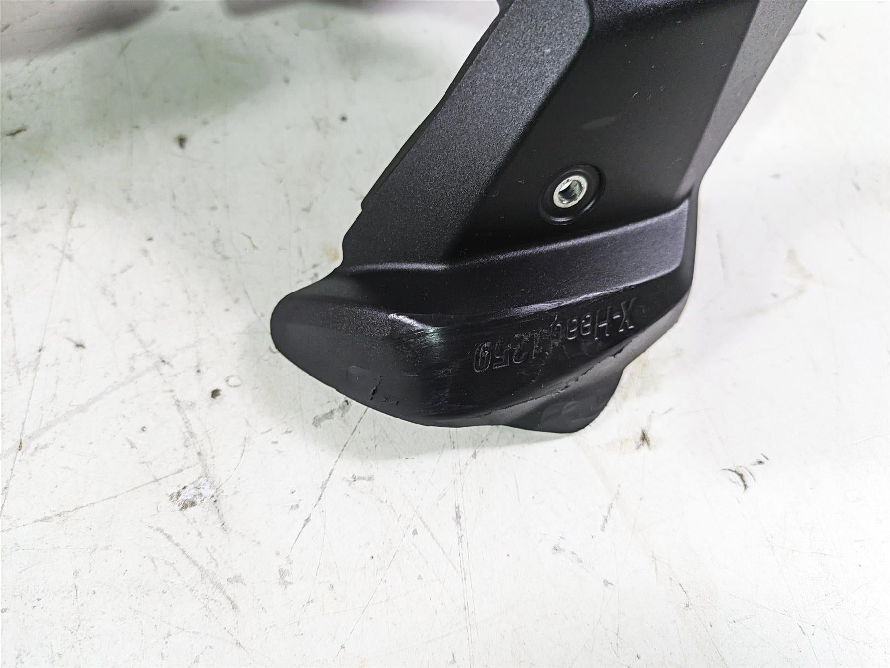 2022 BMW R1250 RT K052 Spark Plug Cover Guard Set 11128394385 {{ shop.shopifyCountryName }} - Mototech271