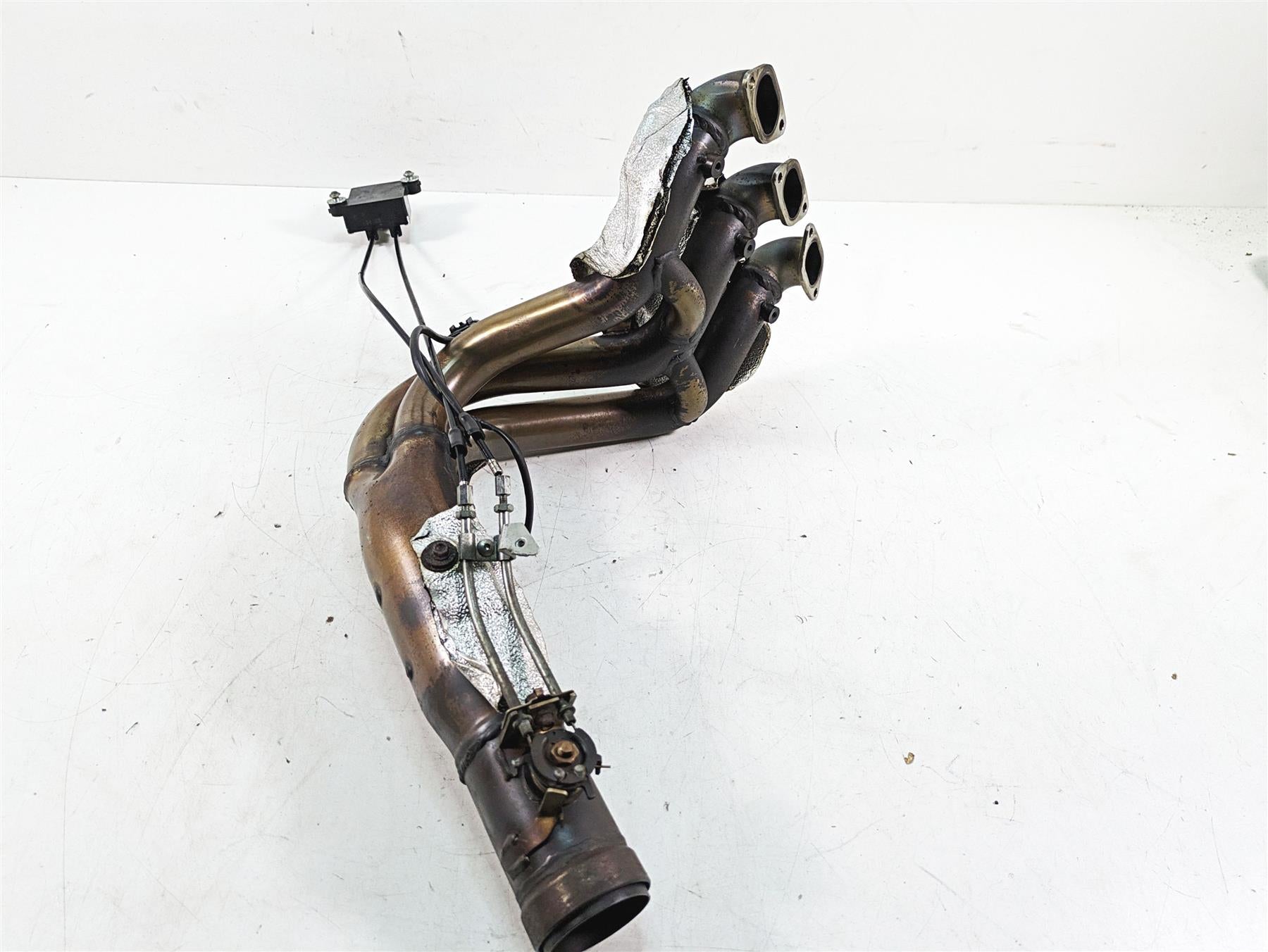 2013 MV Agusta F3 675 ERA Exhaust Header & Valve Actuator - Read 8A00B5825 {{ shop.shopifyCountryName }} - Mototech271