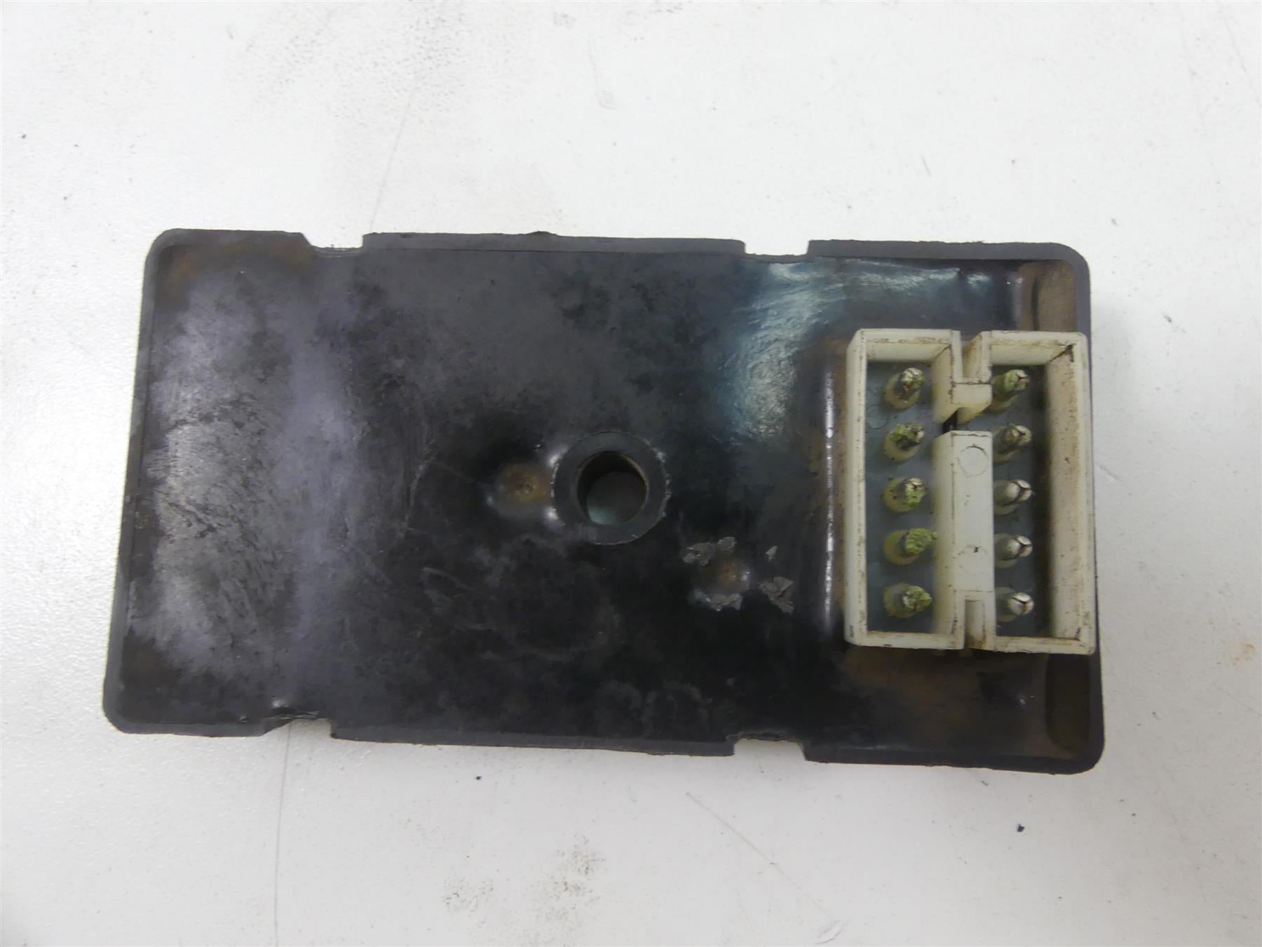 1989 Harley Touring FLTC Tour Glide Tsm Turn Signal Module Flasher 68537-89G {{ shop.shopifyCountryName }} - Mototech271