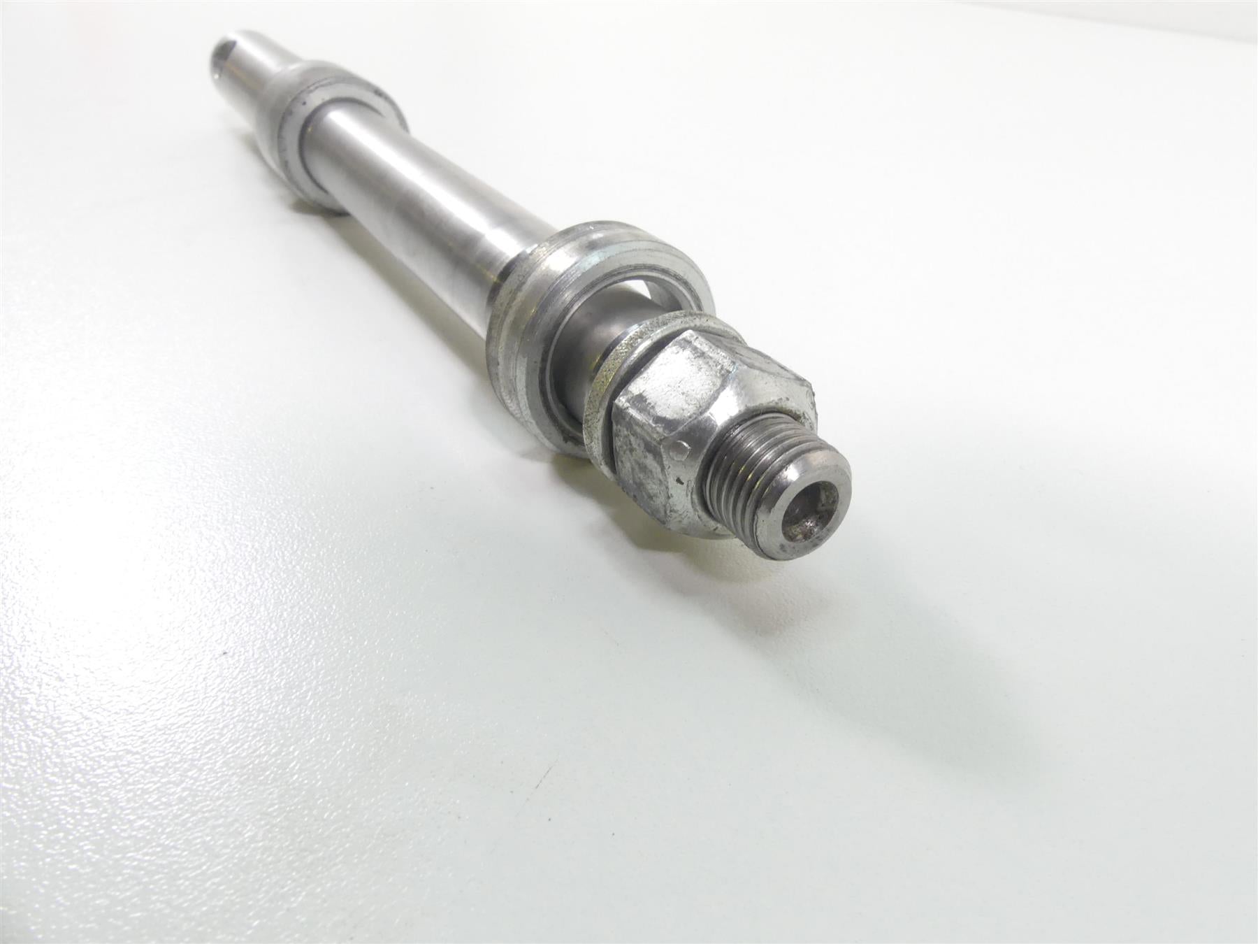 1999 Harley Dyna FXDL Low Rider Front 3/4" Wheel Spindle Axle 43895-87B {{ shop.shopifyCountryName }} - Mototech271