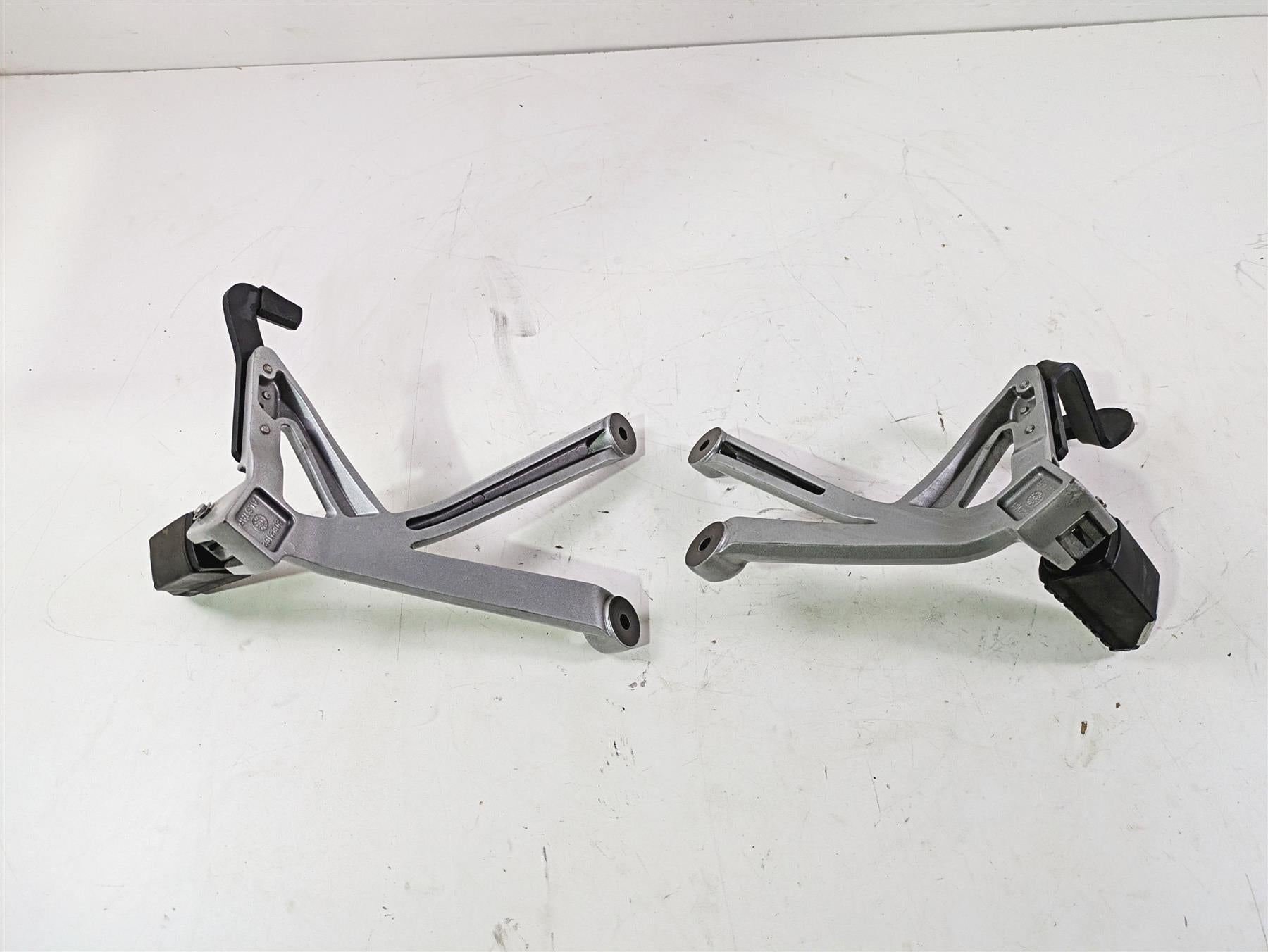 2013 Triumph Tiger 1215 Explorer Rear Passenger Footpeg Rest Set T2082162 {{ shop.shopifyCountryName }} - Mototech271