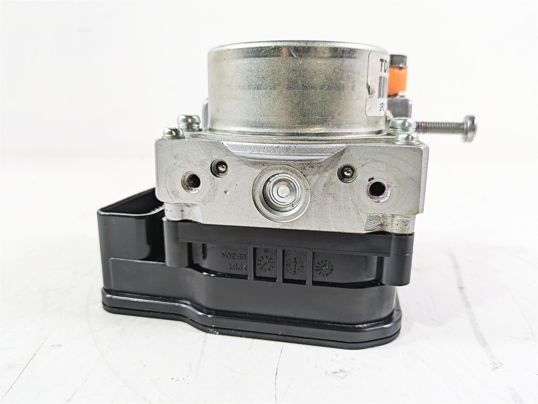 2015 Triumph Tiger Explorer XC Abs Brake Pump Unit Module T2026501 {{ shop.shopifyCountryName }} - Mototech271