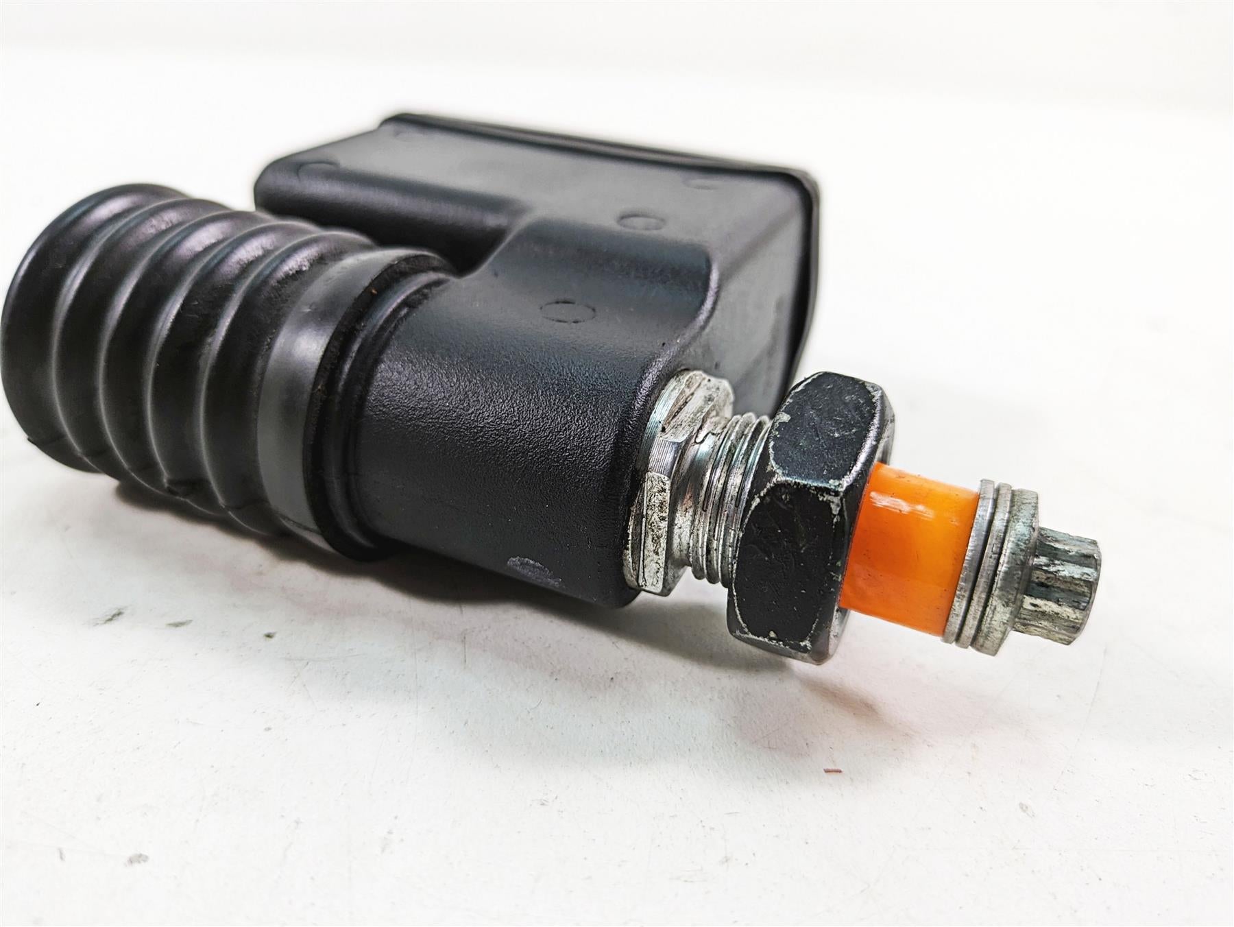 2005 Harley Dyna FXDL Low Rider Rear Brake Master Cylinder 42474-90C {{ shop.shopifyCountryName }} - Mototech271