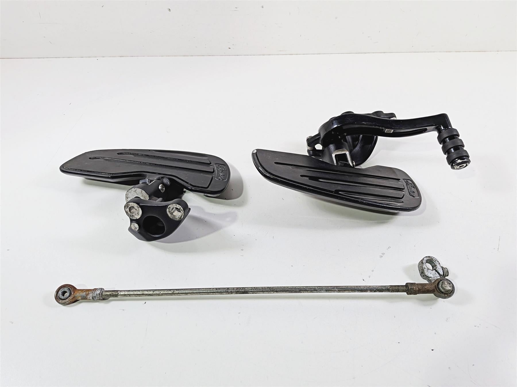 2021 Indian Scout 1200 Front Left Right Floor Board & Brake Pedal 5138883 {{ shop.shopifyCountryName }} - Mototech271