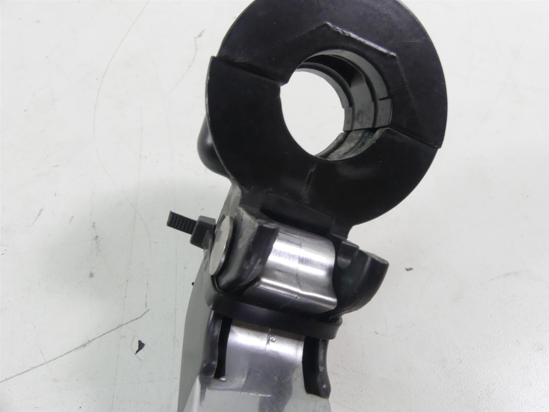 2005 Harley FXDWGI Dyna Wide Glide Clutch Perch & Kuryakyn Zombie Lever 38608-96 {{ shop.shopifyCountryName }} - Mototech271