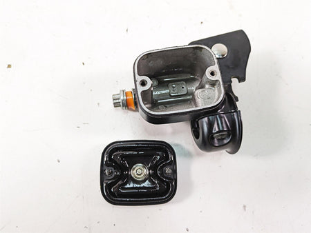2013 Harley Softail FLSTC Heritage Classic Front Master Cylinder 9/16 45029-11D {{ shop.shopifyCountryName }} - Mototech271