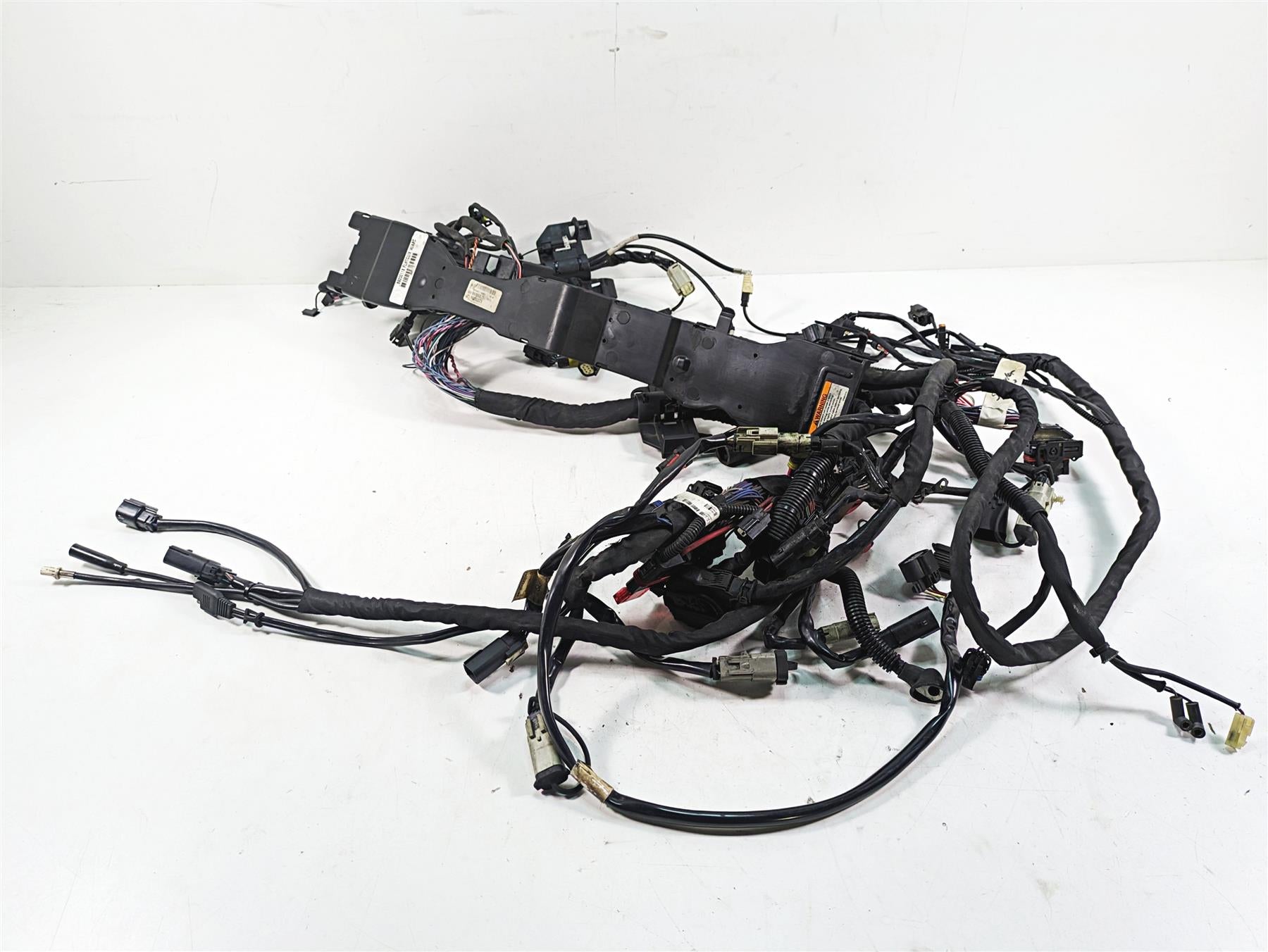 2014 Harley Touring FLHTK Electra Glide Main Wiring Harness Abs - Read 69200118 {{ shop.shopifyCountryName }} - Mototech271