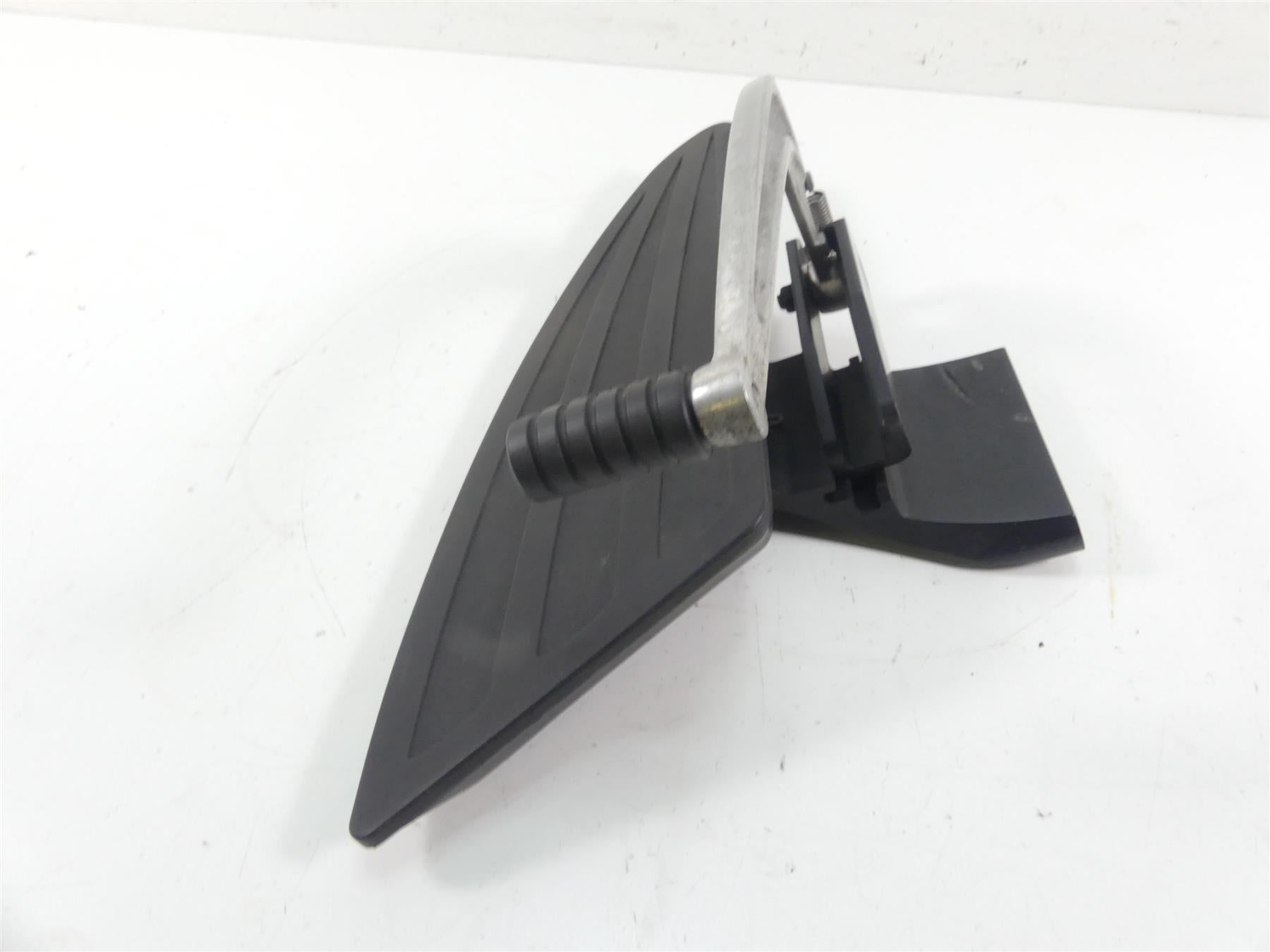 2013 Victory Cross Country Front Right Floorboard & Brake Pedal 1021216 5134178 {{ shop.shopifyCountryName }} - Mototech271