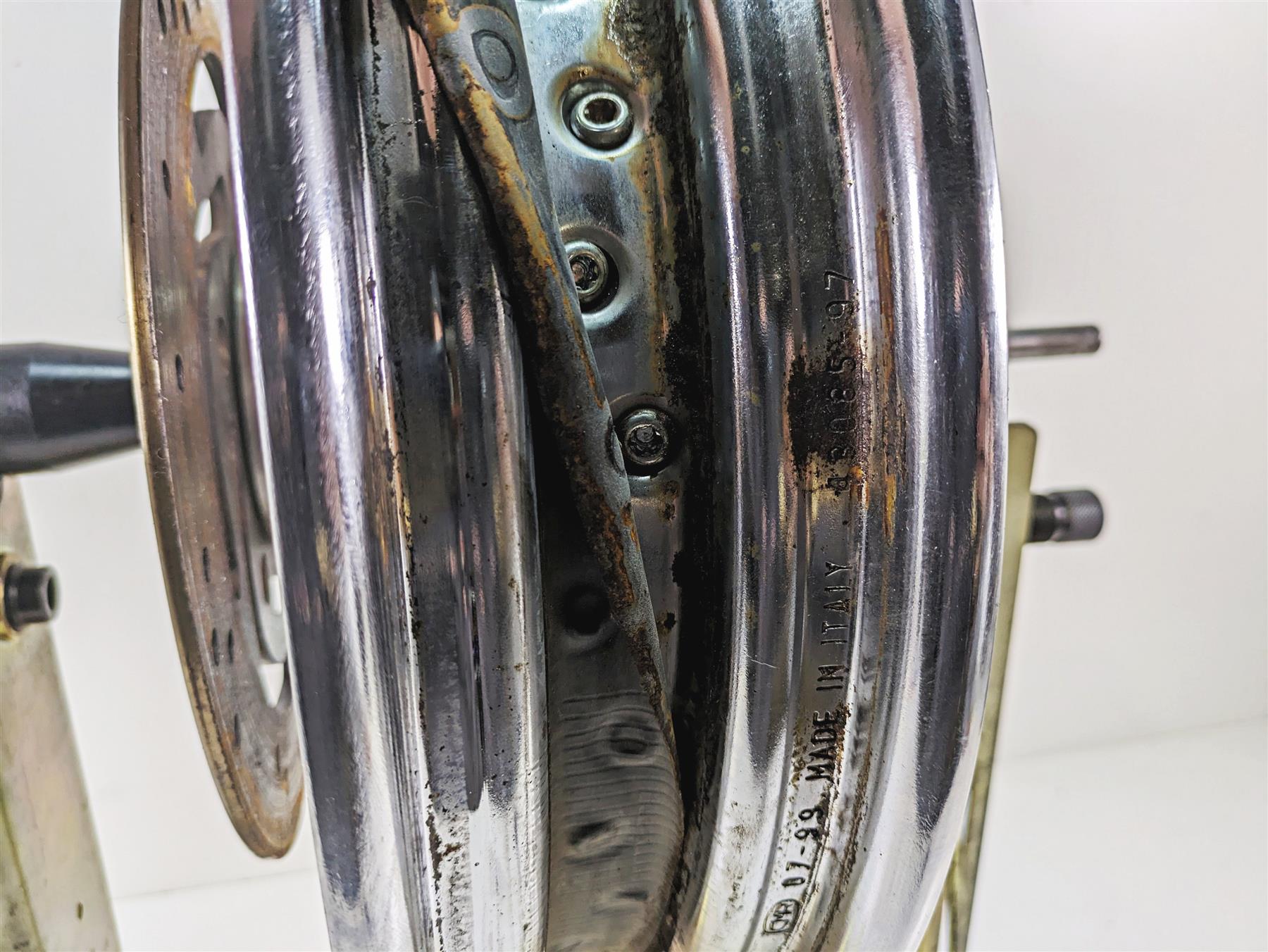 2000 Harley FXSTS Softail Springer Chrome Spoke Rear Wheel Rim 16x3 43085-97 {{ shop.shopifyCountryName }} - Mototech271