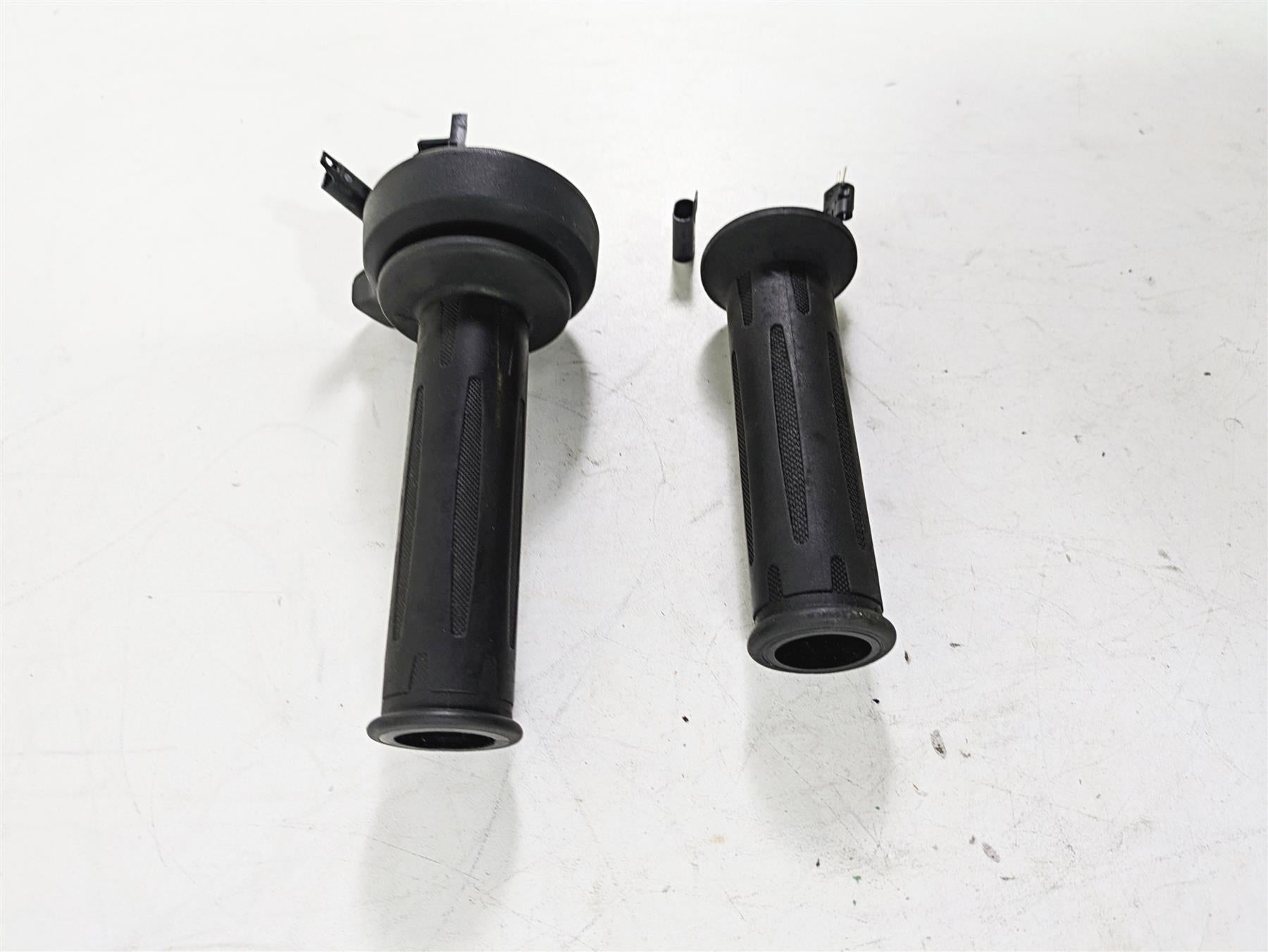 2021 BMW R1250GS K51 Adv Heated Hand Grip Handle Set Cruise READ 61318552124 {{ shop.shopifyCountryName }} - Mototech271