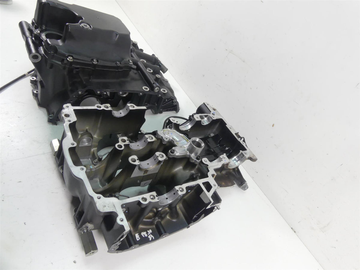 2017 Triumph Thruxton 1200 R Engine Motor Case Housing Set 4K T1162953 {{ shop.shopifyCountryName }} - Mototech271