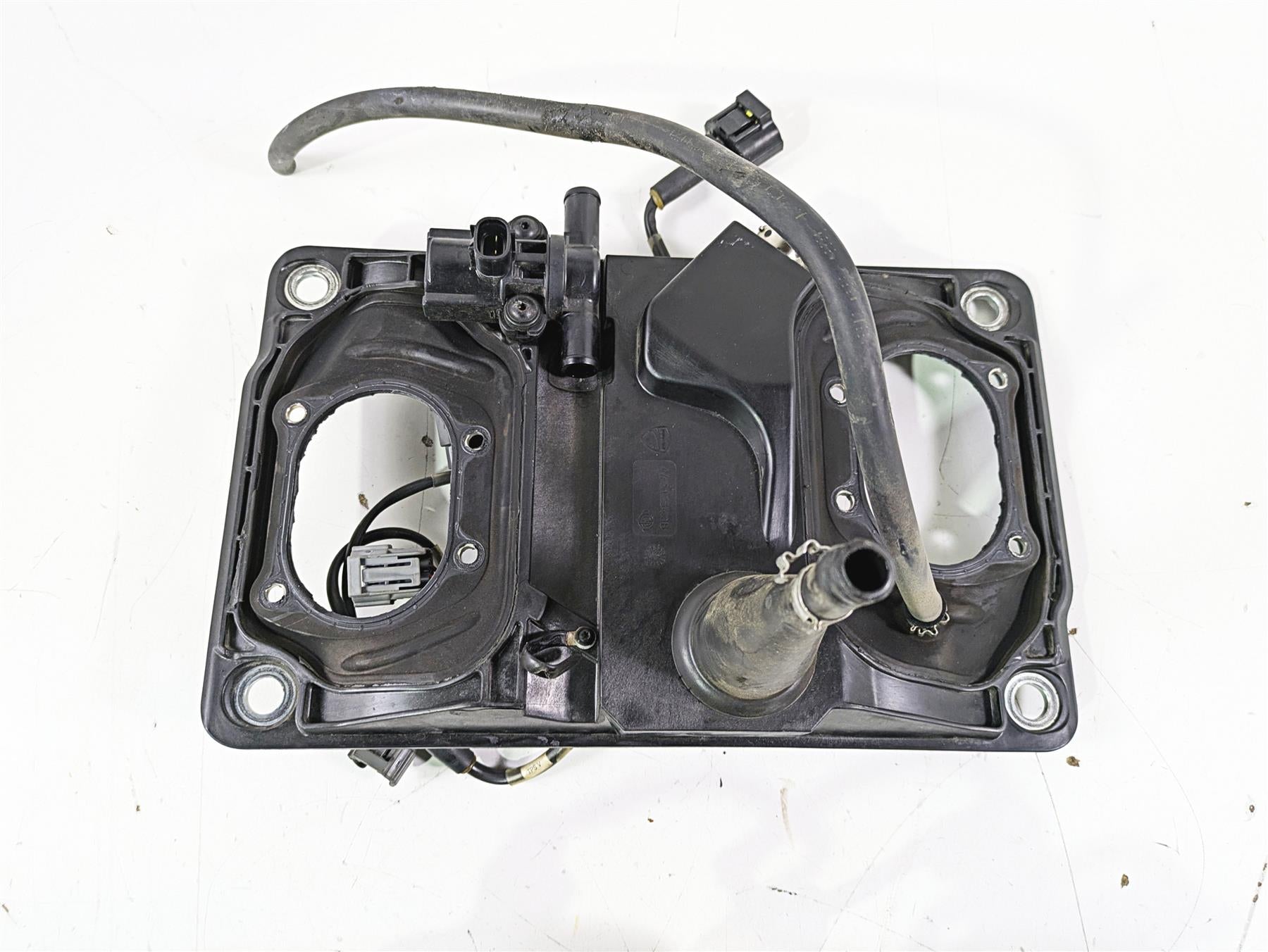 2015 Ducati Panigale 1299 S Throttle Body Set & Air Box Cover 28240893A {{ shop.shopifyCountryName }} - Mototech271