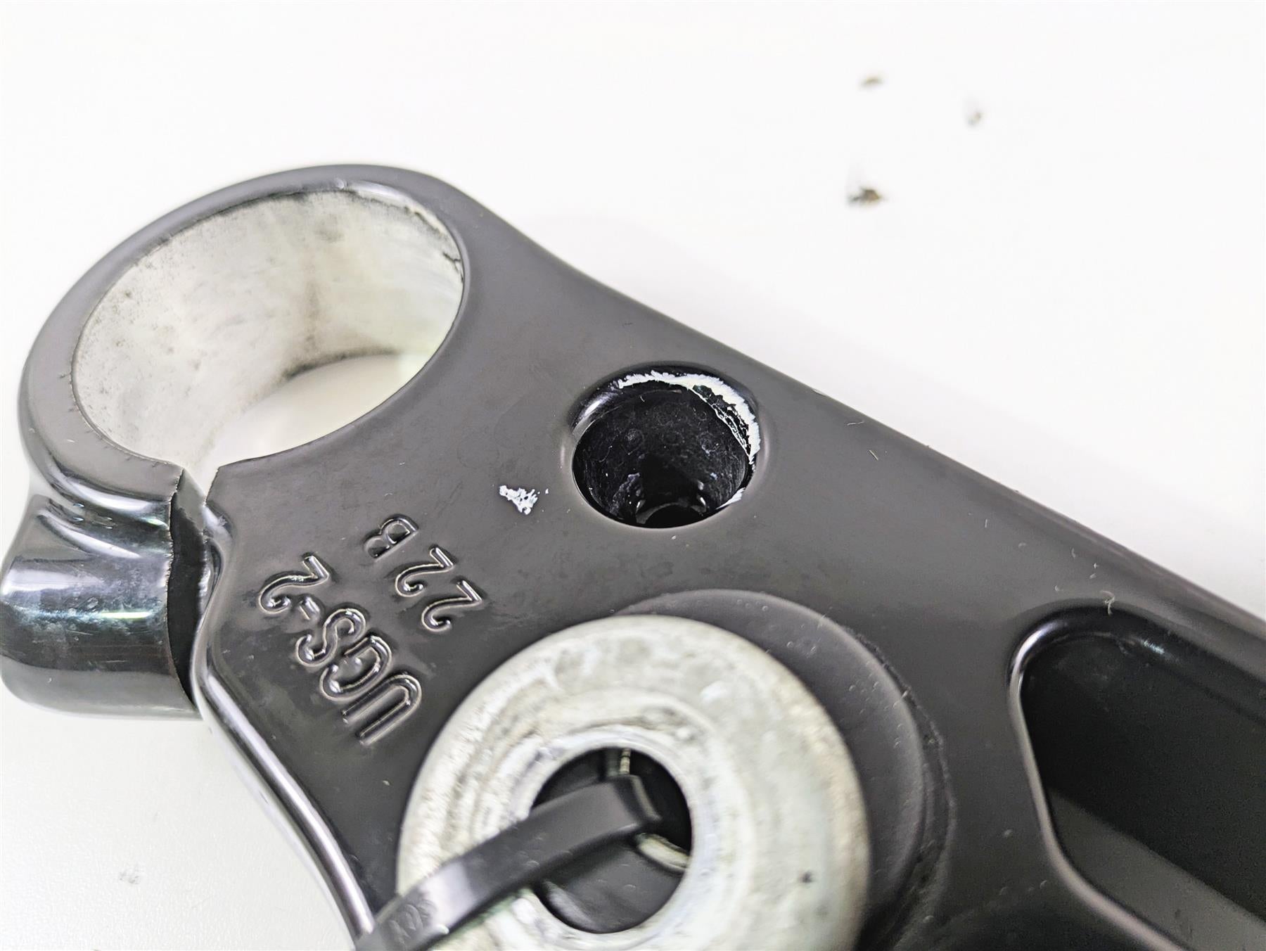 2014 Harley FXDF Dyna Fat Bob Upper Triple Tree Steering Clamp Black 48640-09 {{ shop.shopifyCountryName }} - Mototech271