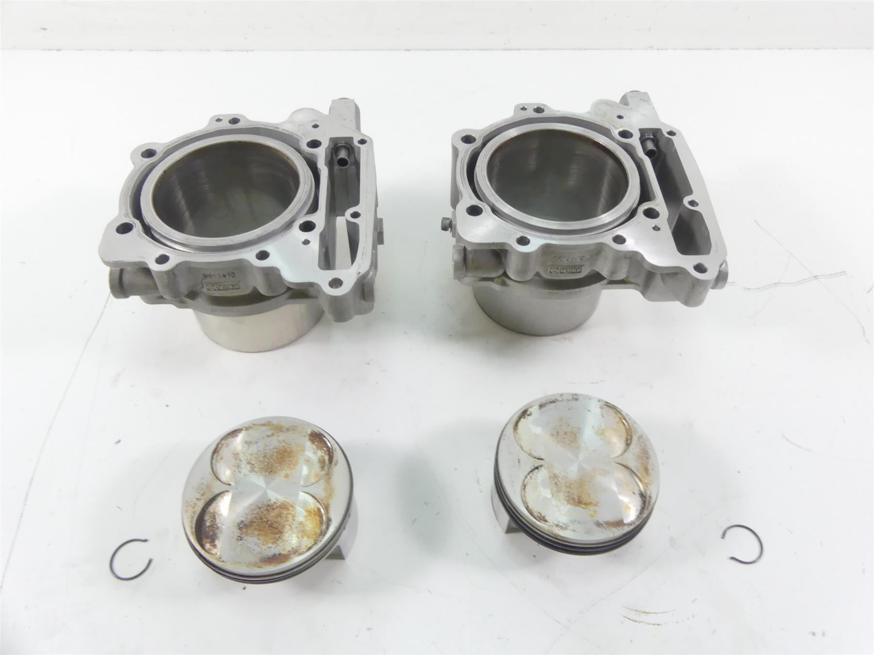 2004 Aprilia RSV1000 R Mille Cylinder Jugs & Piston Set AP0613418 {{ shop.shopifyCountryName }} - Mototech271