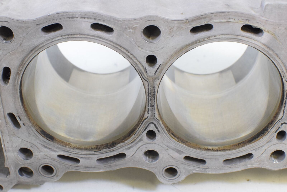 2005 Suzuki GSX1300 R Hayabusa Nice Jug Cylinder Pistons 18K 11210-24F00-0F0 {{ shop.shopifyCountryName }} - Mototech271