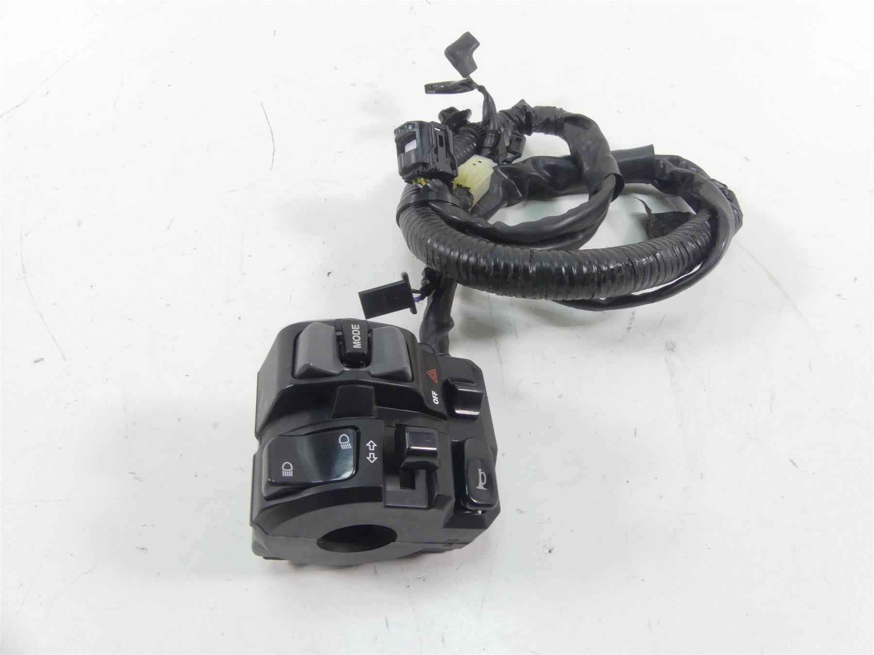 2022 Yamaha MT09 FZ09 Left Hand Turn Signal Control Switch B7N