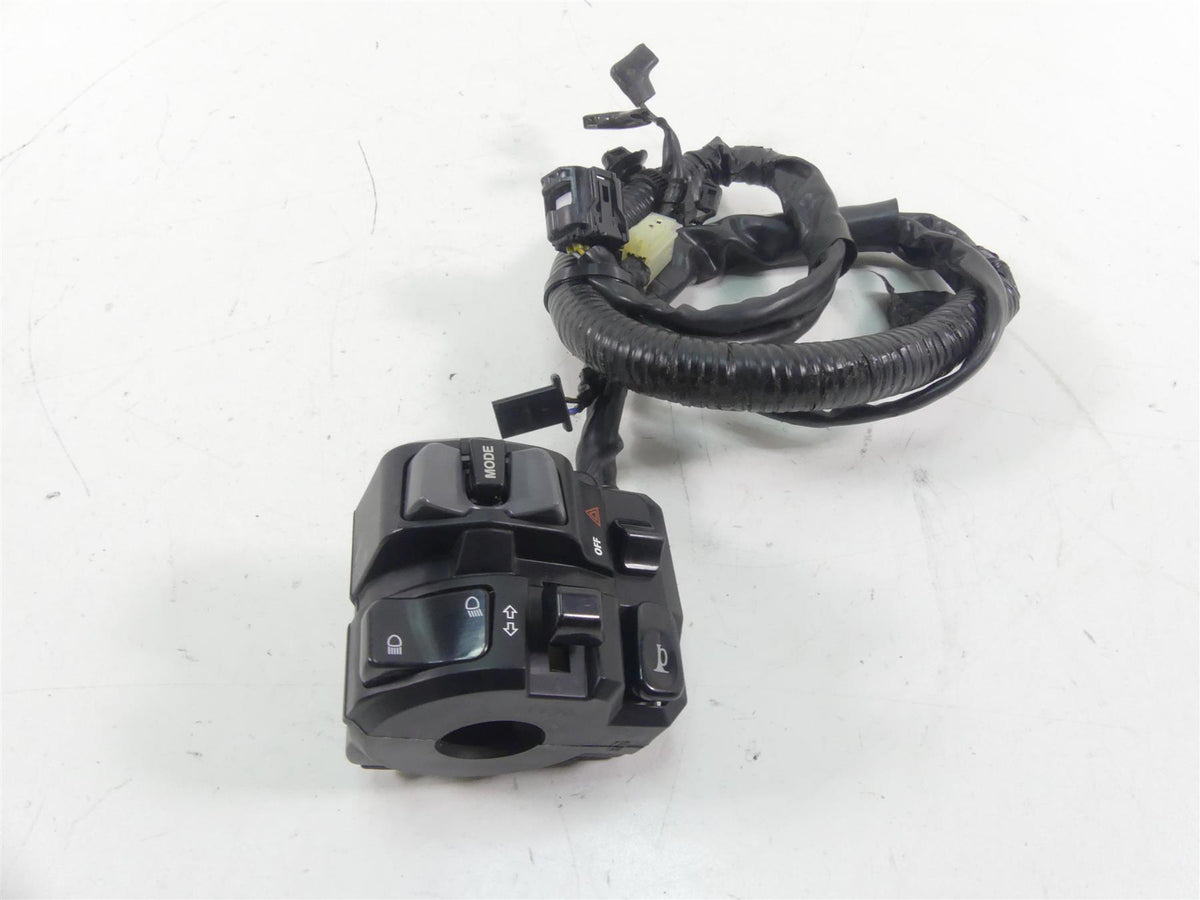 2022 Yamaha MT09 FZ09 Left Hand Turn Signal Control Switch B7N-83969-01-00 {{ shop.shopifyCountryName }} - Mototech271