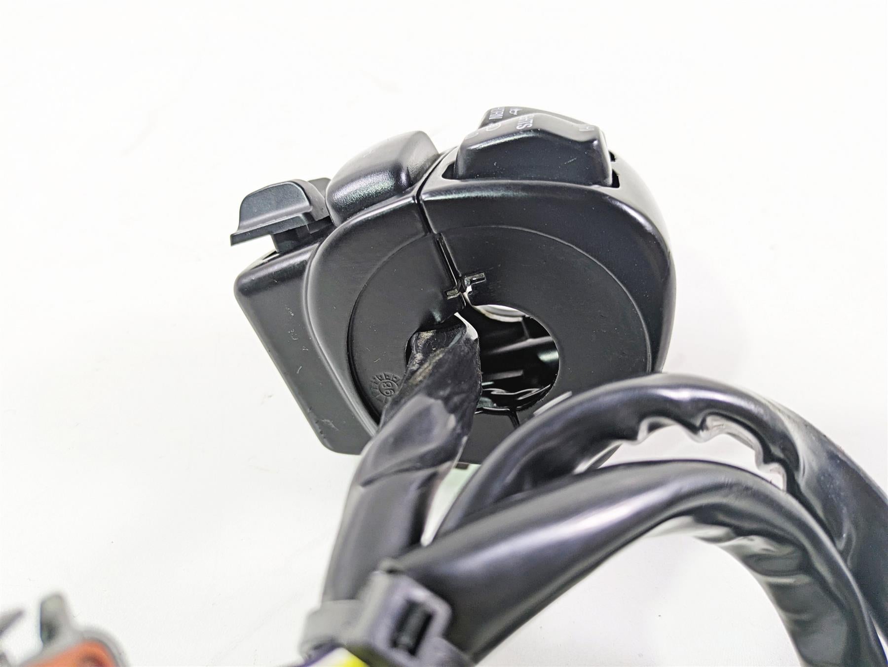 1999 Harley Touring FLHTCUI E-Glide Left Hand Control Switch Audio 71682-06A {{ shop.shopifyCountryName }} - Mototech271