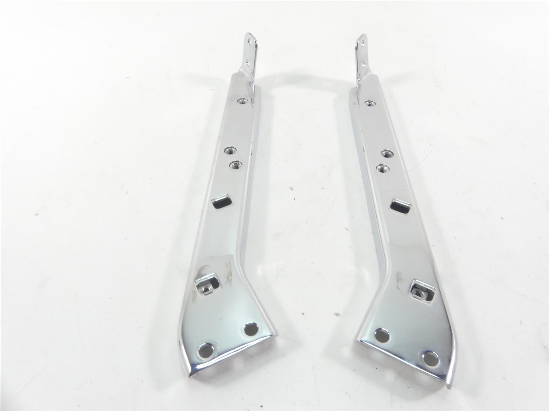 2007 Harley FLHTCU SE CVO Electra Glide Chrome Rear Fender Mount Set 90720-79C {{ shop.shopifyCountryName }} - Mototech271