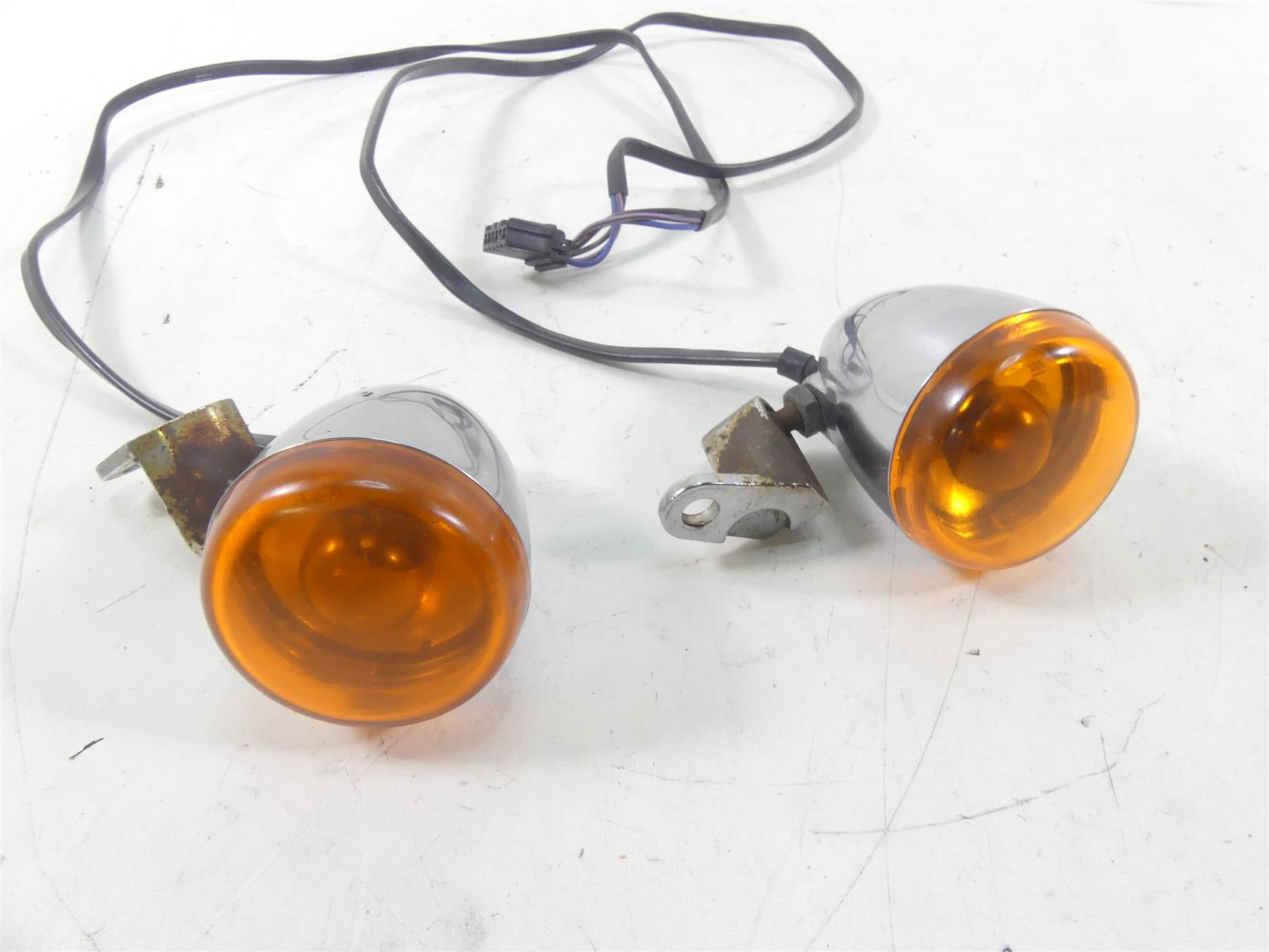 2005 Harley Softail FLSTSC Heritage Springer Front Blinker Turn Signals 68972-00 {{ shop.shopifyCountryName }} - Mototech271
