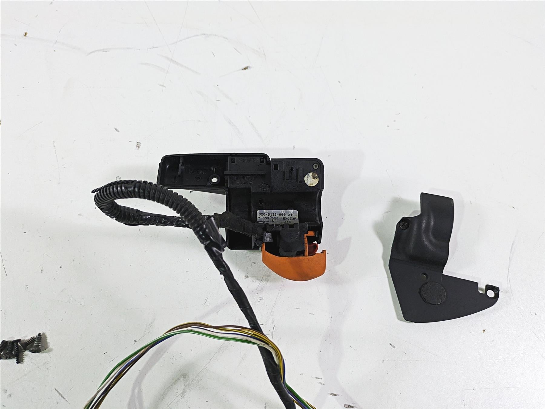 2004 BMW R1150GS R21 Left Hand Control Switch Blinker Light Horn 61317659325 {{ shop.shopifyCountryName }} - Mototech271