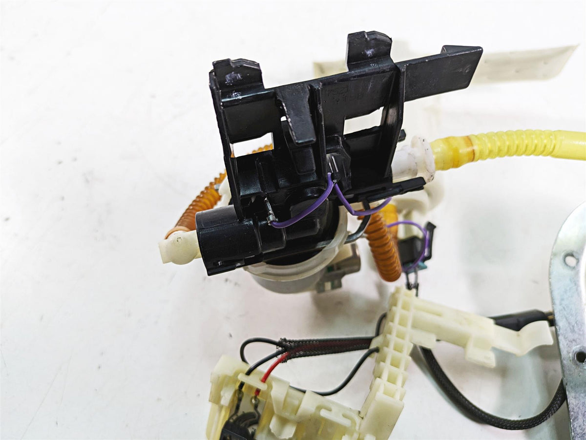 2015 Harley FXDL Dyna Low Rider Fuel Gas Petrol Pump & Sending Unit 75246-04A {{ shop.shopifyCountryName }} - Mototech271