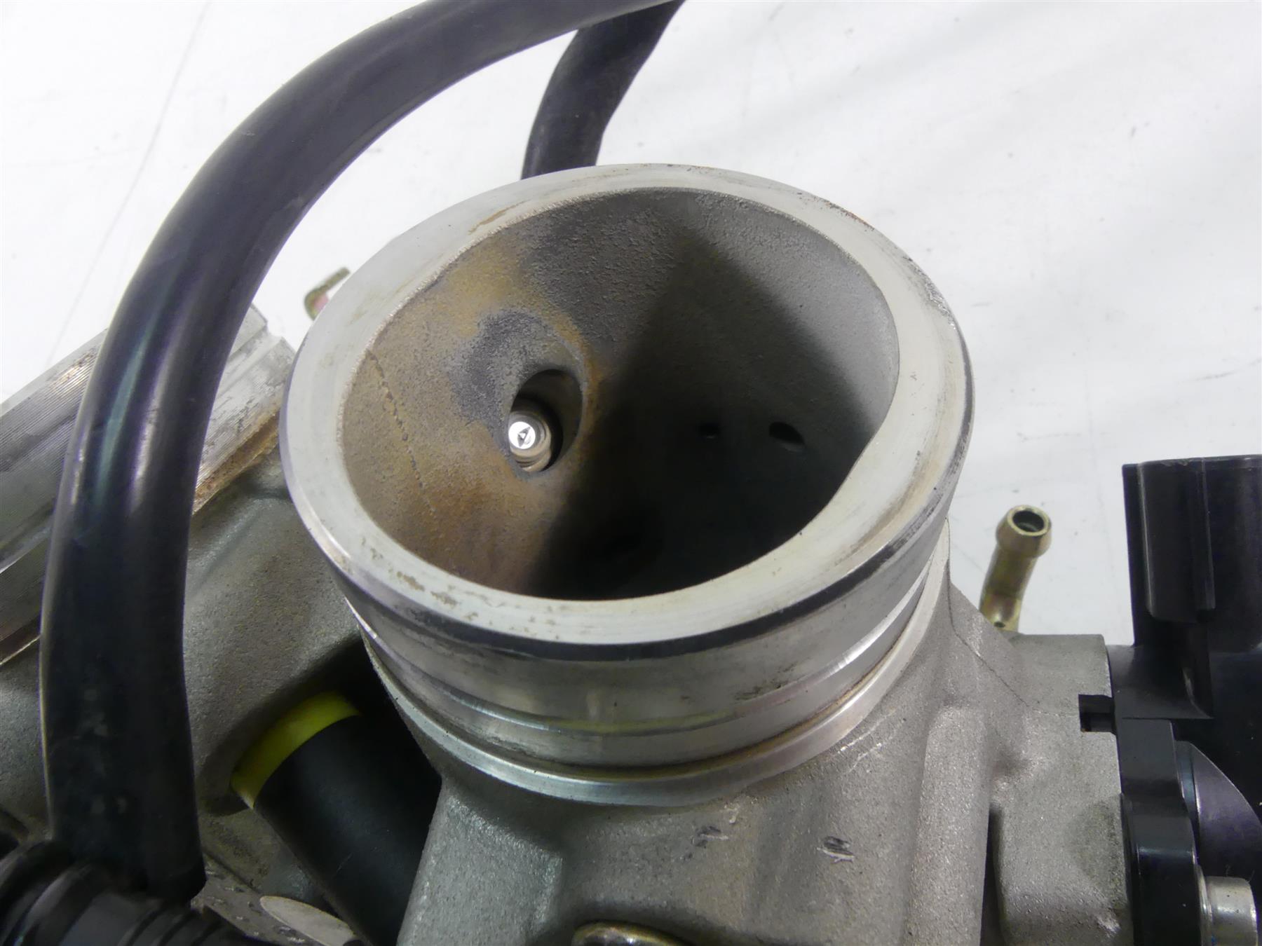 2004 Aprilia RSV1000 R Mille Throttle Body Bodies Fuel Injectors AP0296970 {{ shop.shopifyCountryName }} - Mototech271