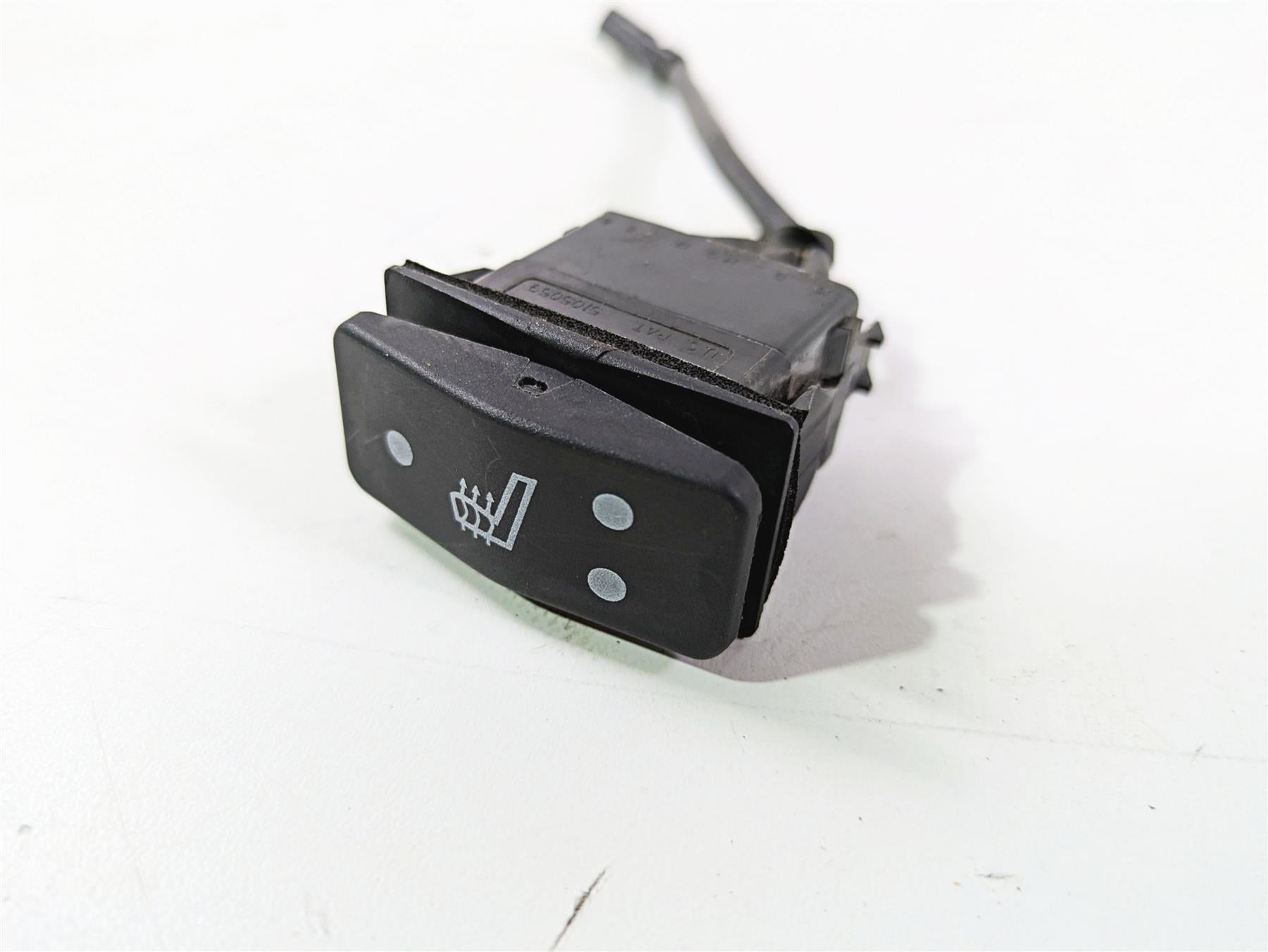 2013 Triumph Tiger 1215 Explorer Heated Seat Switch - Read T2505150 {{ shop.shopifyCountryName }} - Mototech271