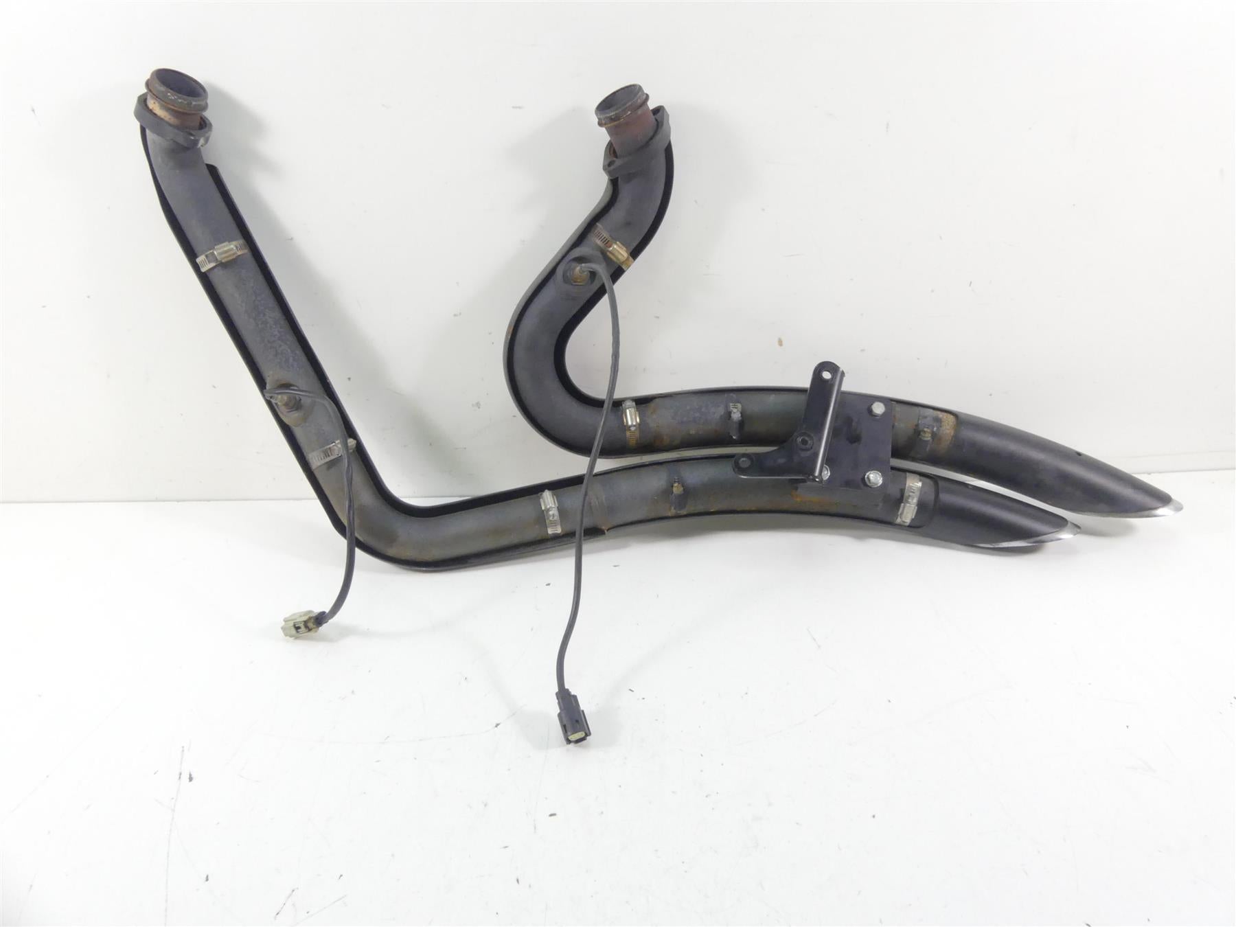 2015 Harley FXDF Dyna Fat Bob Vance Hines Big Radius 2-2 Exhaust System 46071 {{ shop.shopifyCountryName }} - Mototech271