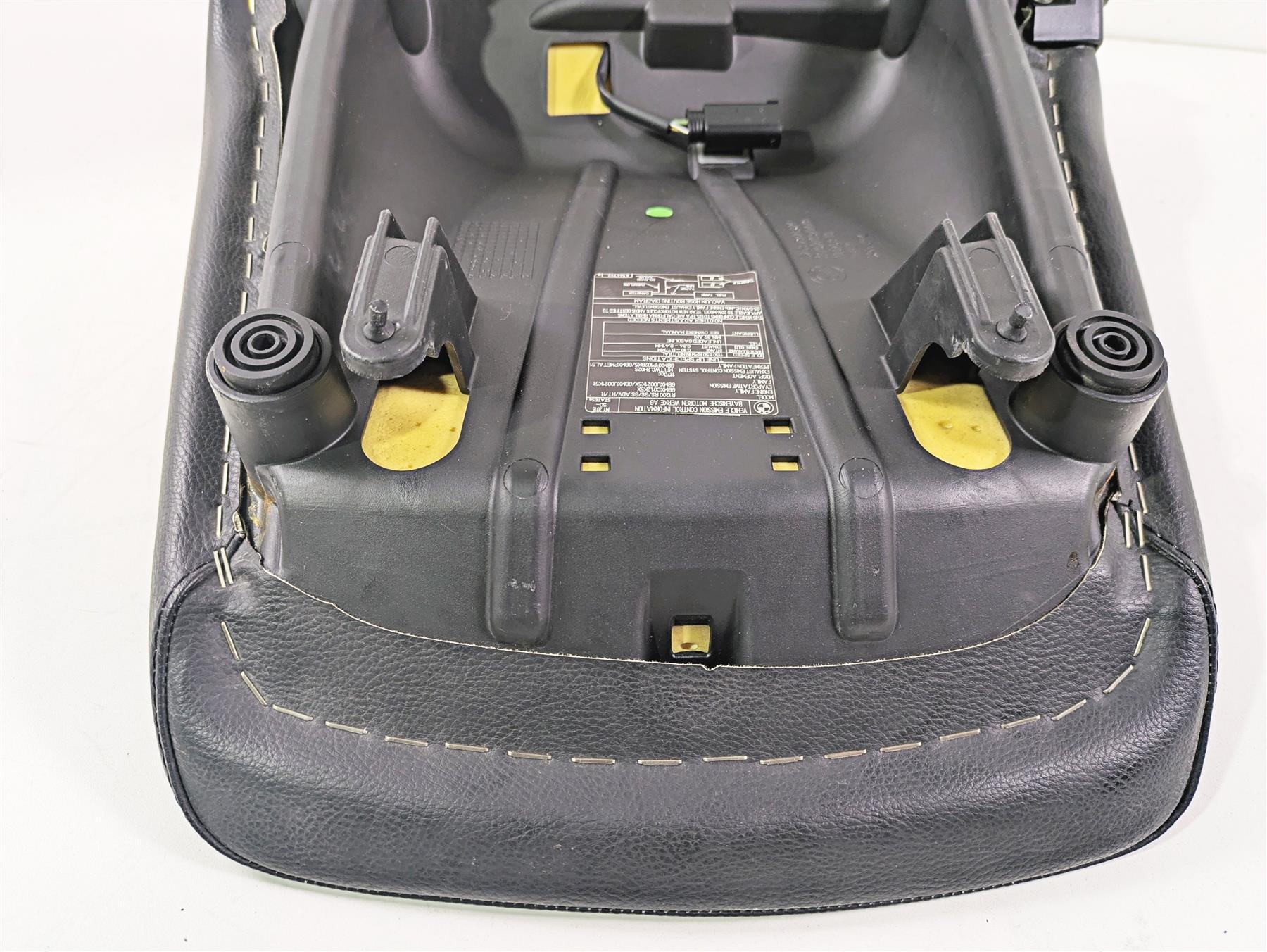 2016 BMW R1200RT K52 Rear Heated Passenger Seat Saddle 52537728824 {{ shop.shopifyCountryName }} - Mototech271