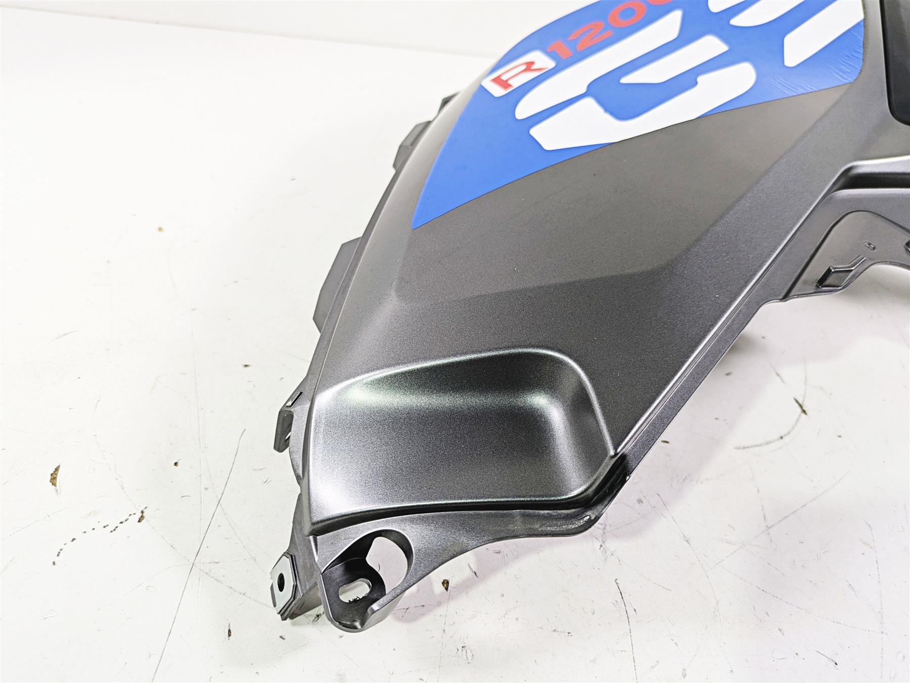 2018 BMW R1200GS GSW K50 Right Tank Side Fairing Cover Cowl Set 46638556636 {{ shop.shopifyCountryName }} - Mototech271