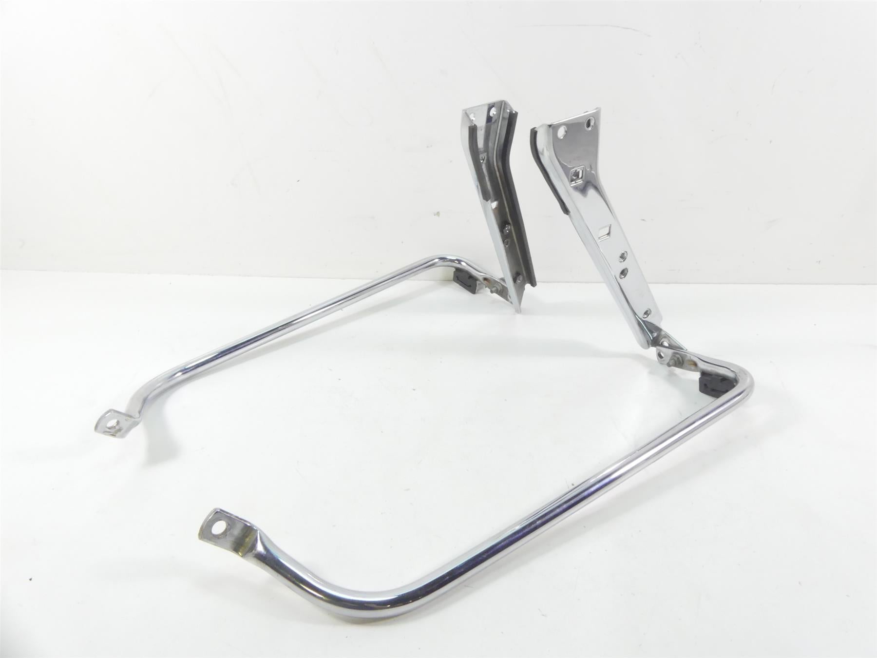 2004 Harley FLHTC SE CVO Electra Glide Saddlebag Guard Rack Holder Set 49207-04